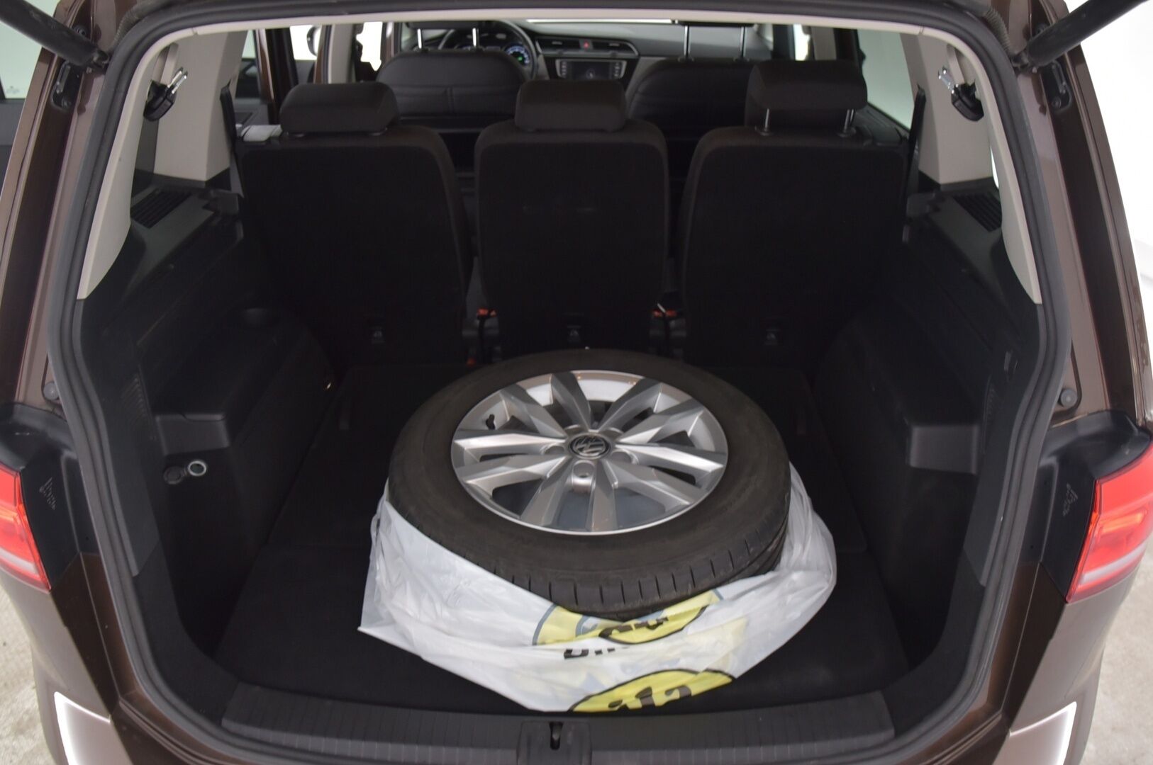 Volkswagen Touran 2016 Trendline 1,6 TDI 81 kW (110 hv) aut. 7-P *ACC / Webasto / Navi / P.Kamera* - 2x Aluvanteet & Renkaat