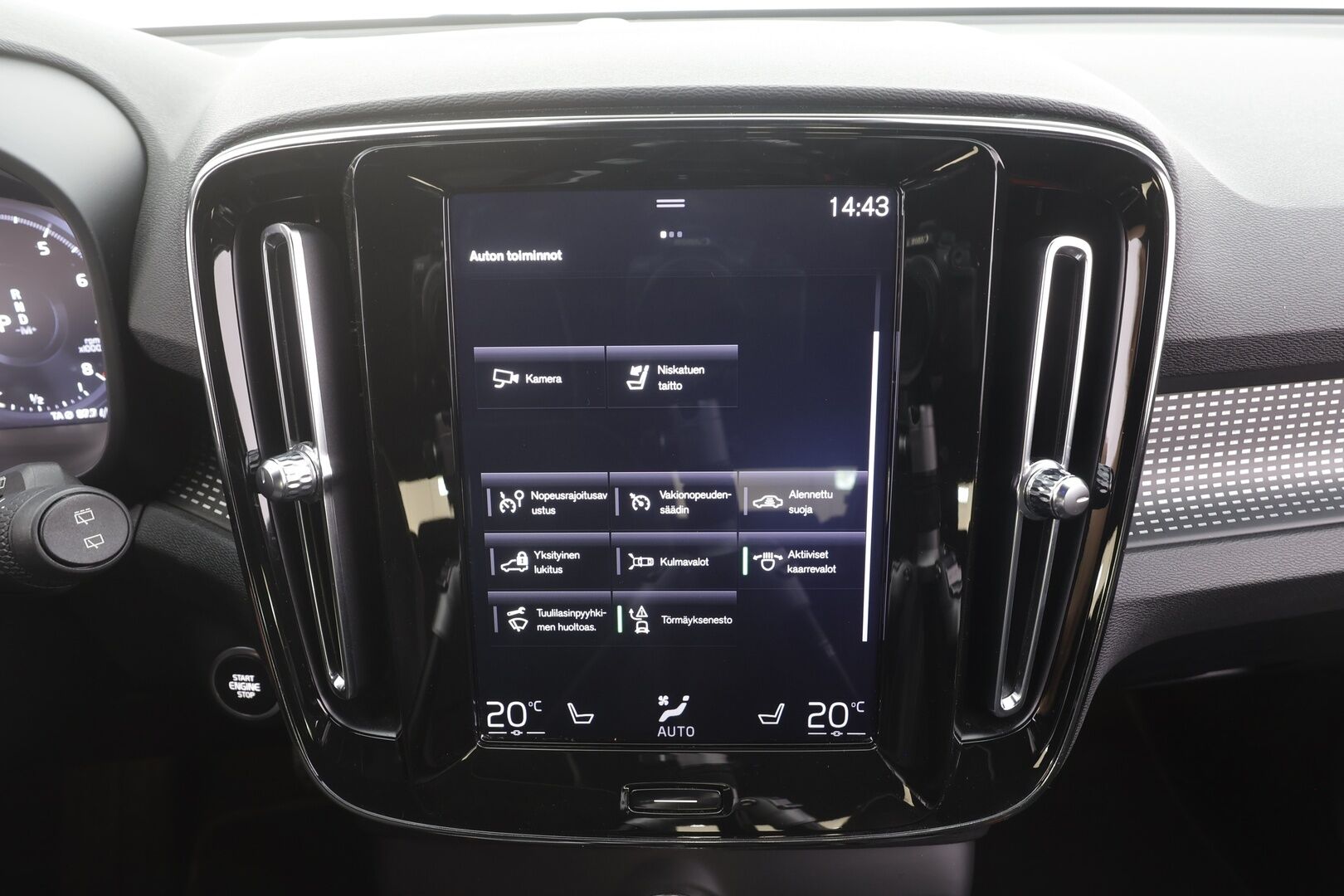 Volvo XC40 2020 T3 R-Design aut - | ACC | Koukku | Webasto | Nahka-alcantara | Sporttipenkit | Akt. kaarrevalot | Pilot assist | Keyless | 1-om suomiauto | Merkkihuollot | 