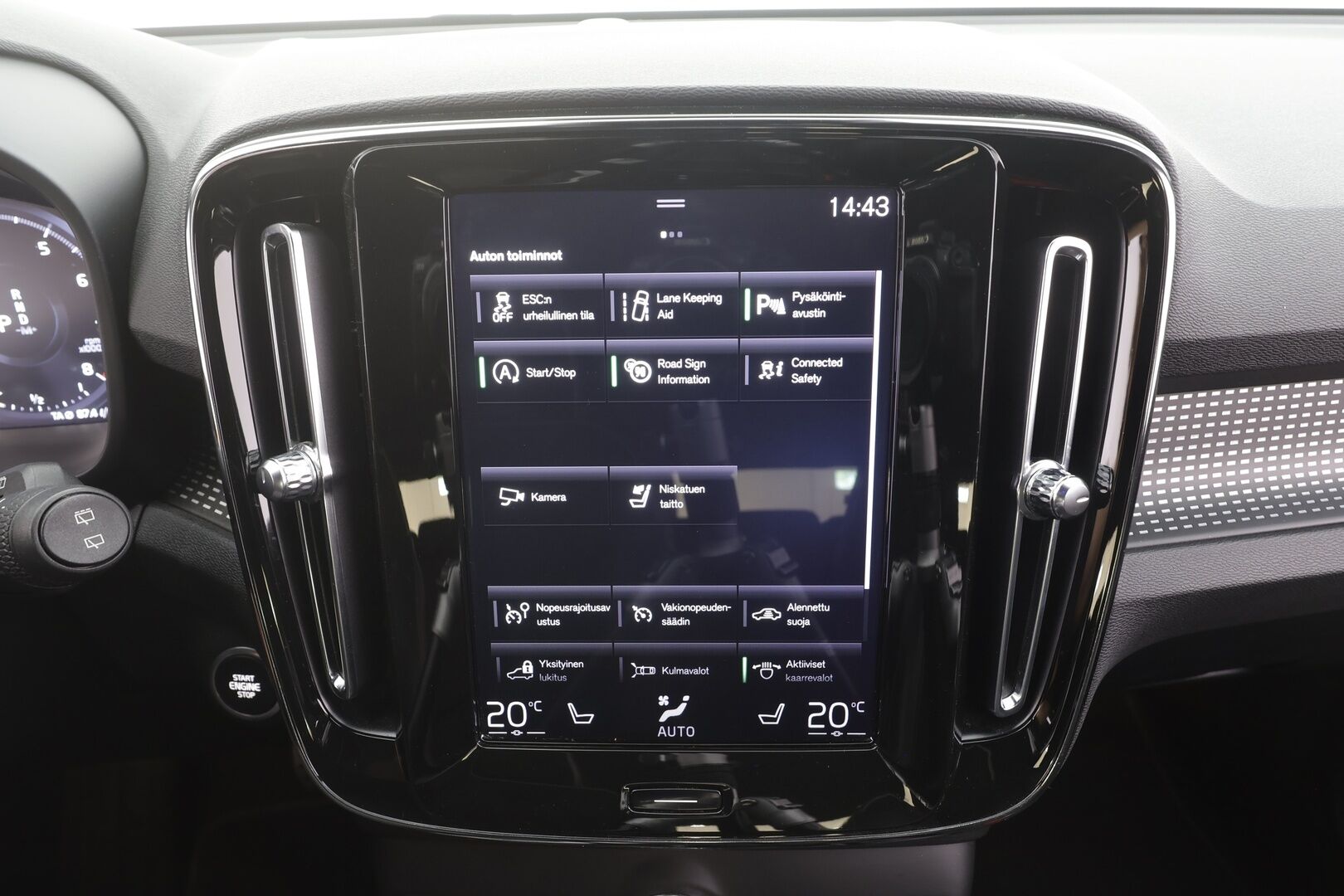 Volvo XC40 2020 T3 R-Design aut - | ACC | Koukku | Webasto | Nahka-alcantara | Sporttipenkit | Akt. kaarrevalot | Pilot assist | Keyless | 1-om suomiauto | Merkkihuollot | 