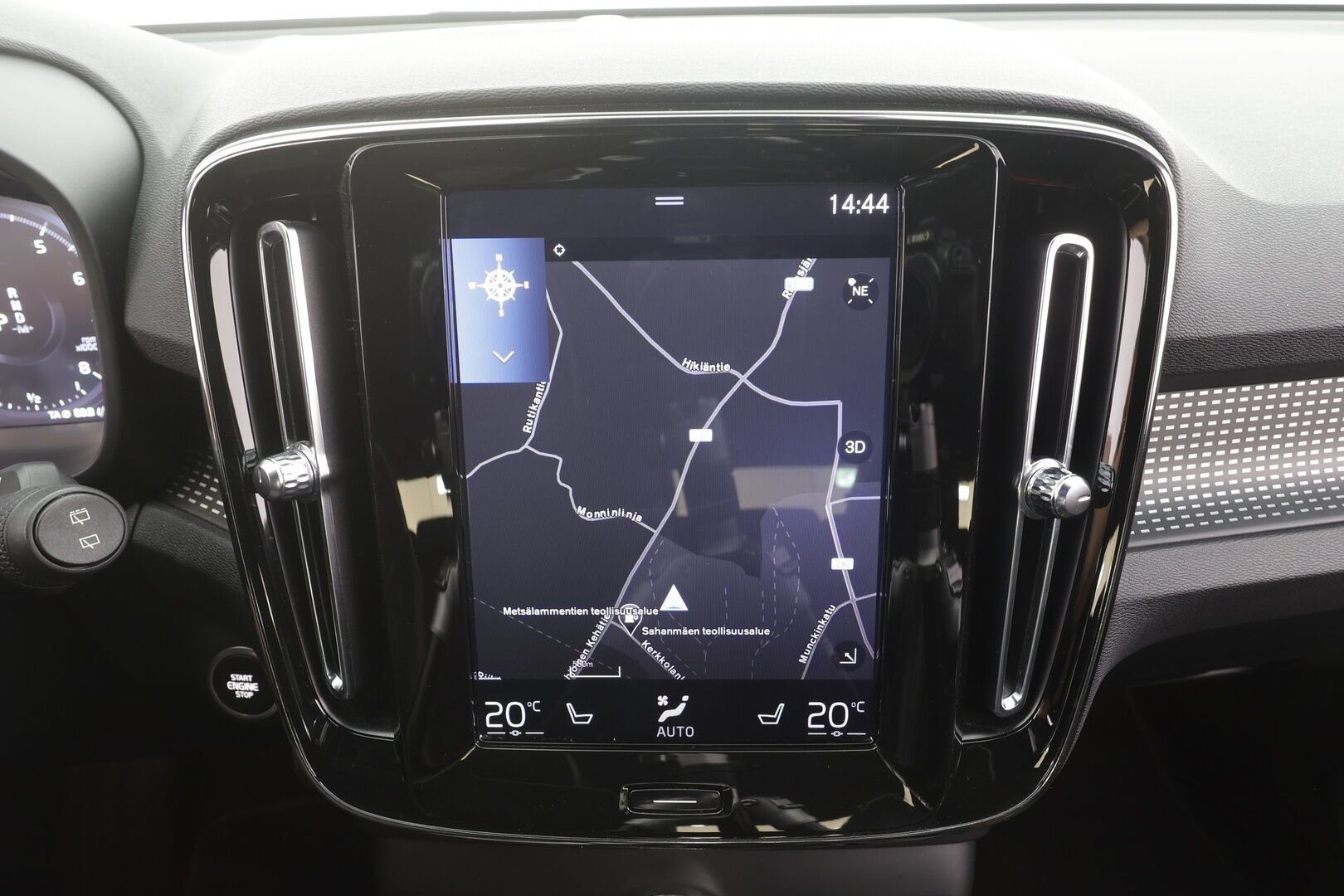 Volvo XC40 2020 T3 R-Design aut - | ACC | Koukku | Webasto | Nahka-alcantara | Sporttipenkit | Akt. kaarrevalot | Pilot assist | Keyless | 1-om suomiauto | Merkkihuollot | 