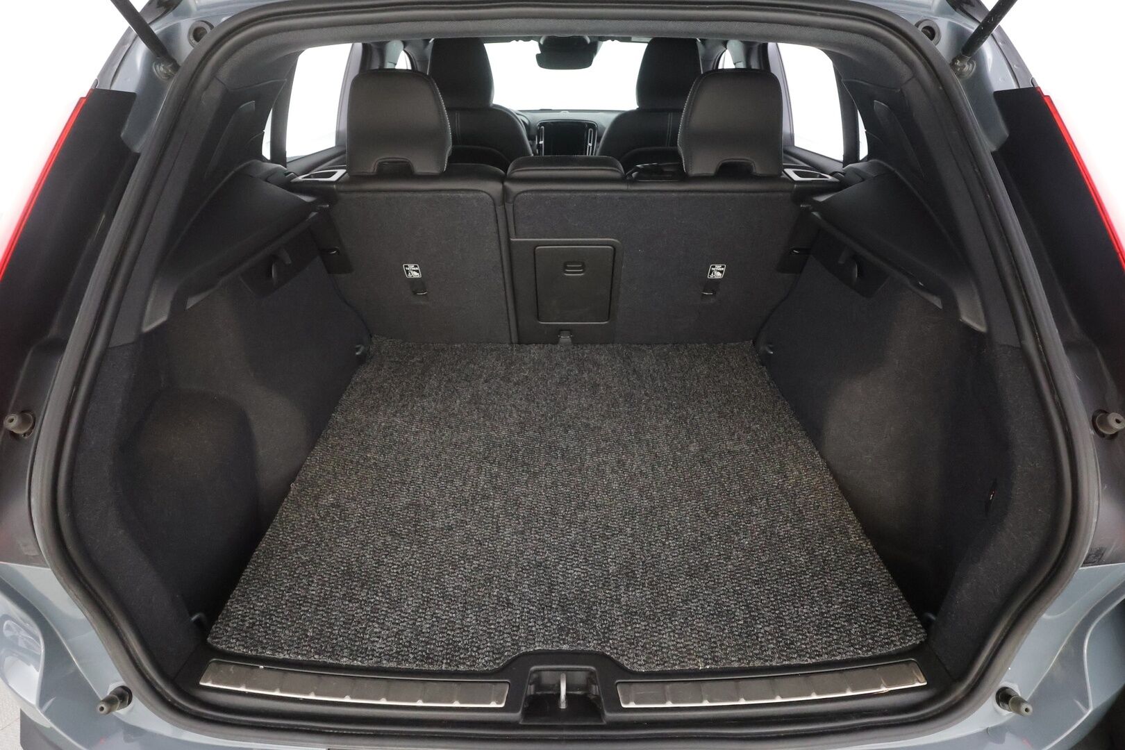 Volvo XC40 2020 T3 R-Design aut - | ACC | Koukku | Webasto | Nahka-alcantara | Sporttipenkit | Akt. kaarrevalot | Pilot assist | Keyless | 1-om suomiauto | Merkkihuollot | 