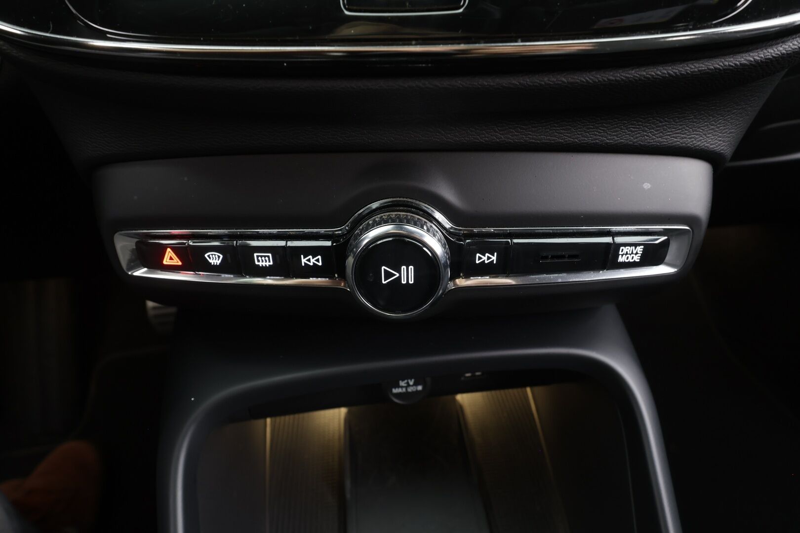 Volvo XC40 2020 T3 R-Design aut - | ACC | Koukku | Webasto | Nahka-alcantara | Sporttipenkit | Akt. kaarrevalot | Pilot assist | Keyless | 1-om suomiauto | Merkkihuollot | 