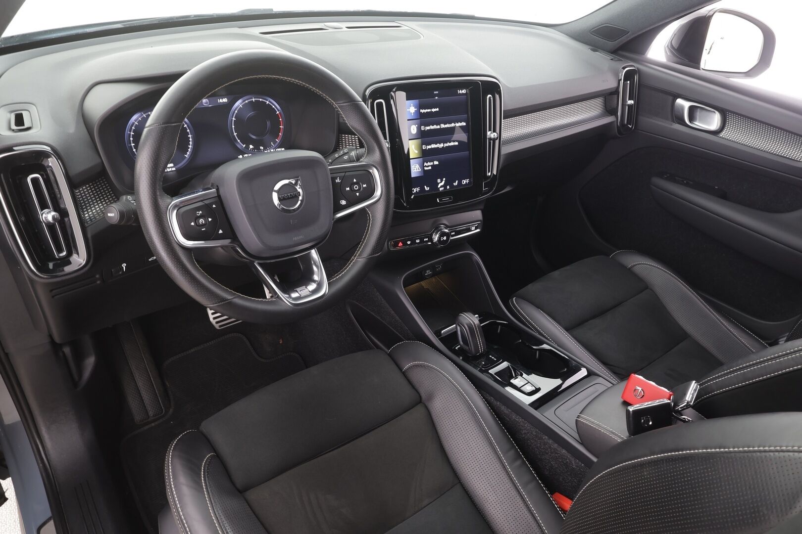 Volvo XC40 2020 T3 R-Design aut - | ACC | Koukku | Webasto | Nahka-alcantara | Sporttipenkit | Akt. kaarrevalot | Pilot assist | Keyless | 1-om suomiauto | Merkkihuollot | 