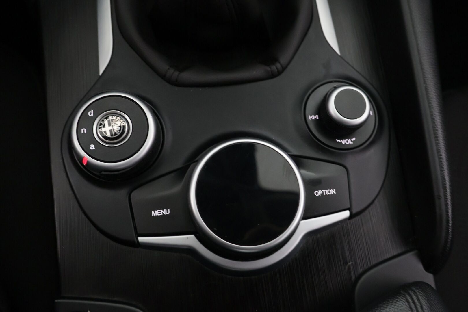 Alfa Romeo Giulia 2017 2,2 Diesel 180hp MT6 Super - | Vakkari | Sähköpenkit muistilla | Manuaali | Huippu hieno |