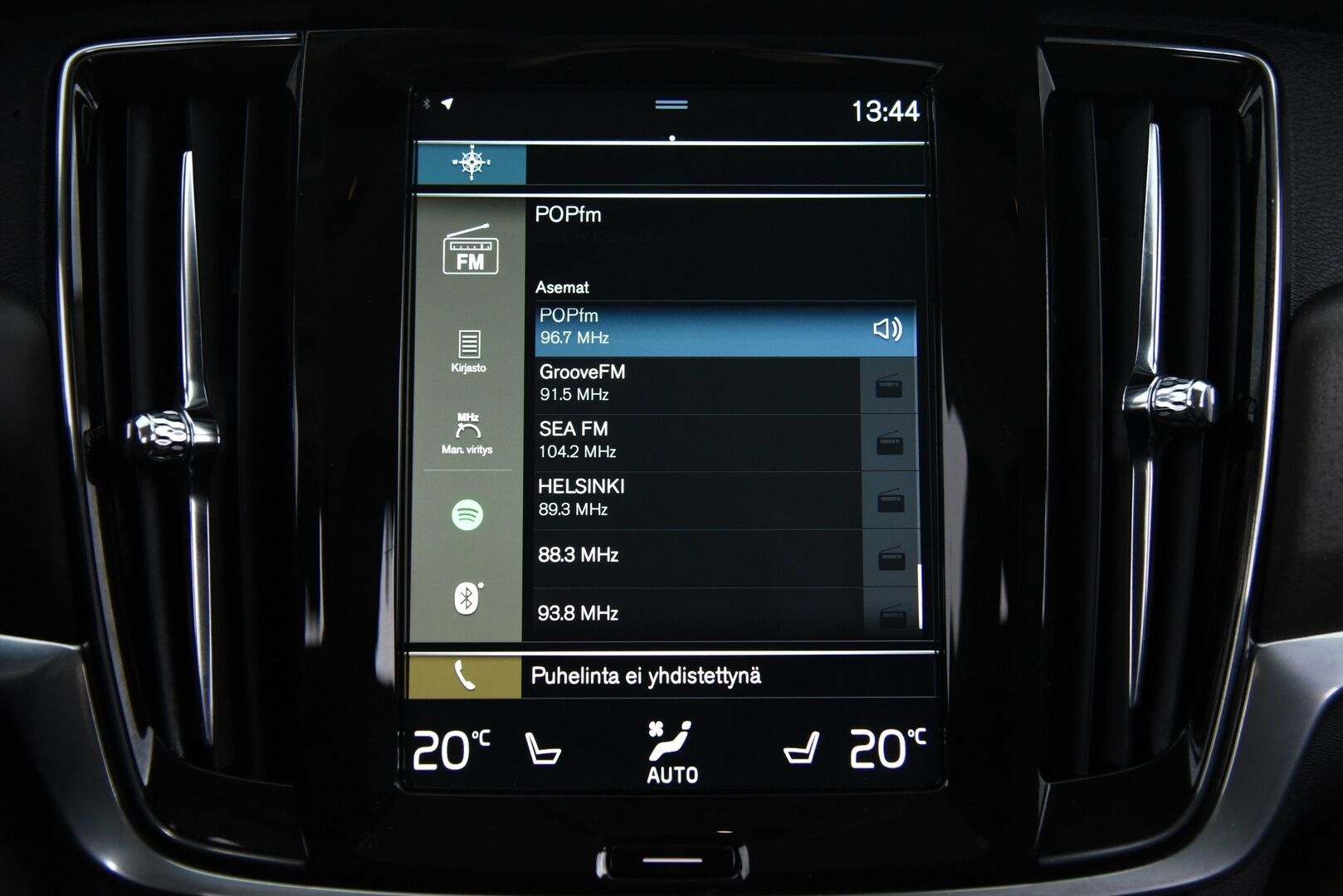 Volvo V90 Cross Country 2020 D4 AWD Plus // Suomi-Auto / Adapt.Vak / Webasto / NAVI / Keyless / Vetokoukku / Sähkökontti / Active-LED - Erinomaisesti pidetty Suomi-Volvo!