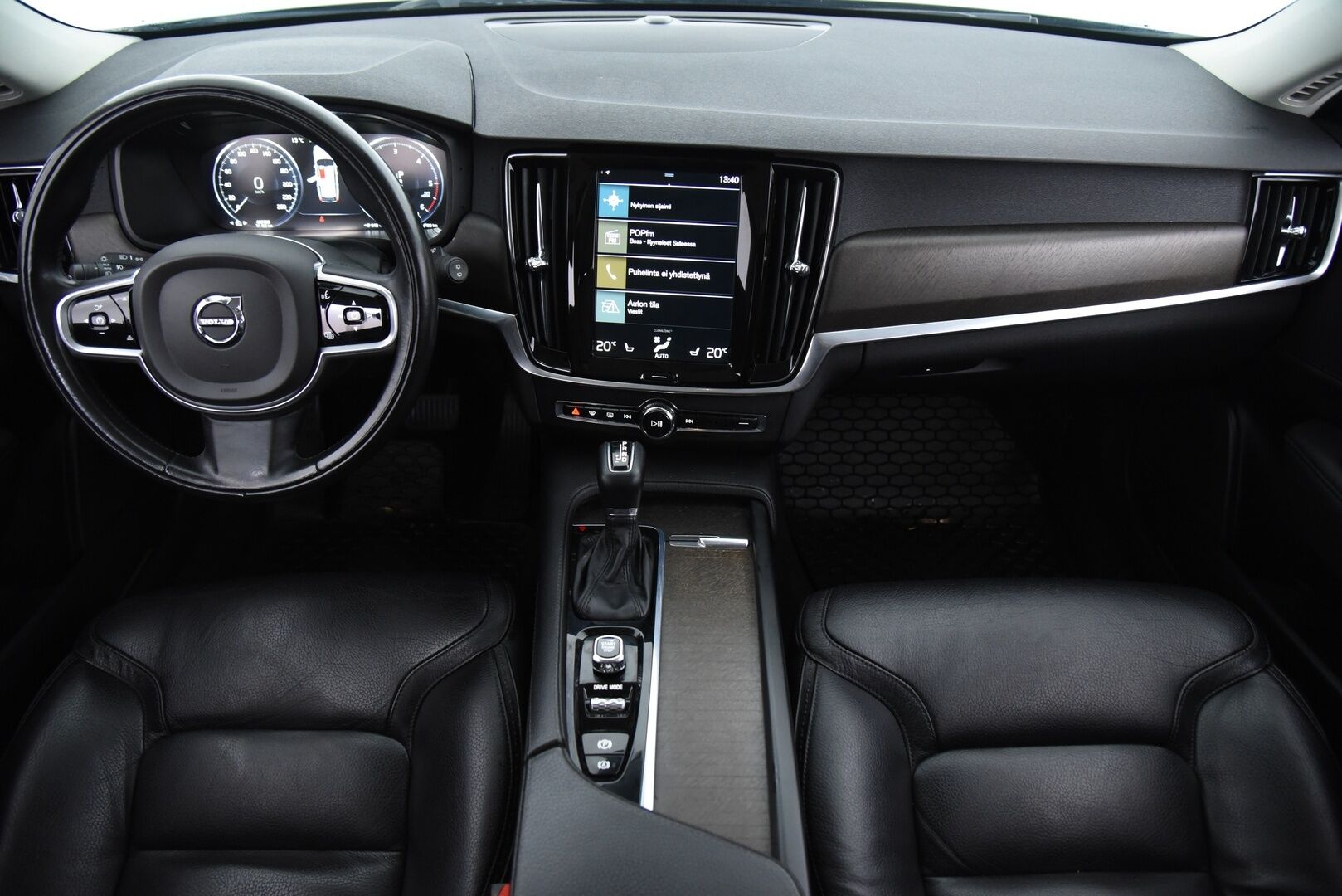 Volvo V90 Cross Country 2020 D4 AWD Plus // Suomi-Auto / Adapt.Vak / Webasto / NAVI / Keyless / Vetokoukku / Sähkökontti / Active-LED - Erinomaisesti pidetty Suomi-Volvo!