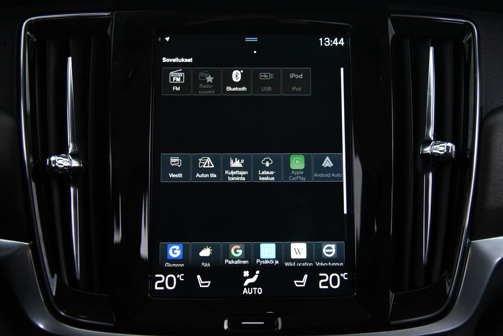 Volvo V90 Cross Country 2019 D4 AWD Plus // Suomi-Auto / Adapt.Vak / Webasto / NAVI / Keyless / Vetokoukku / Sähkökontti / Active-LED - Erinomaisesti pidetty Suomi-Volvo! - HULLUT VÄLIPÄIVÄT KORKOTARJOUS 2,49%