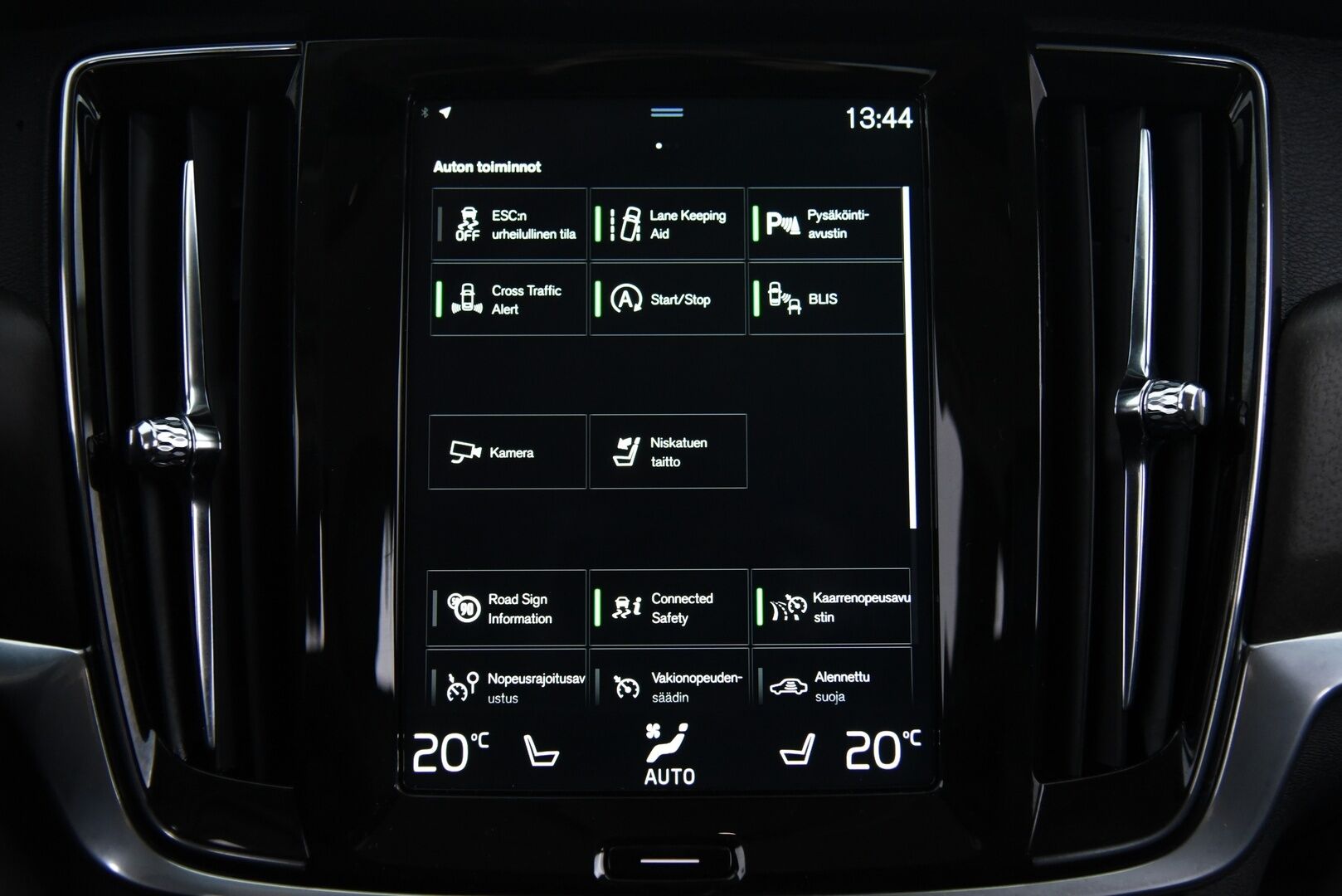 Volvo V90 Cross Country 2020 D4 AWD Plus // Suomi-Auto / Adapt.Vak / Webasto / NAVI / Keyless / Vetokoukku / Sähkökontti / Active-LED - Erinomaisesti pidetty Suomi-Volvo!