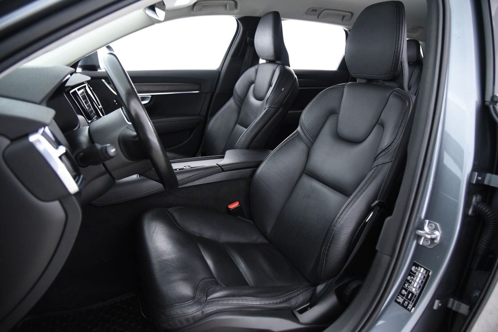 Volvo V90 Cross Country 2019 D4 AWD Plus // Suomi-Auto / Adapt.Vak / Webasto / NAVI / Keyless / Vetokoukku / Sähkökontti / Active-LED - Erinomaisesti pidetty Suomi-Volvo! - HULLUT VÄLIPÄIVÄT KORKOTARJOUS 2,49%