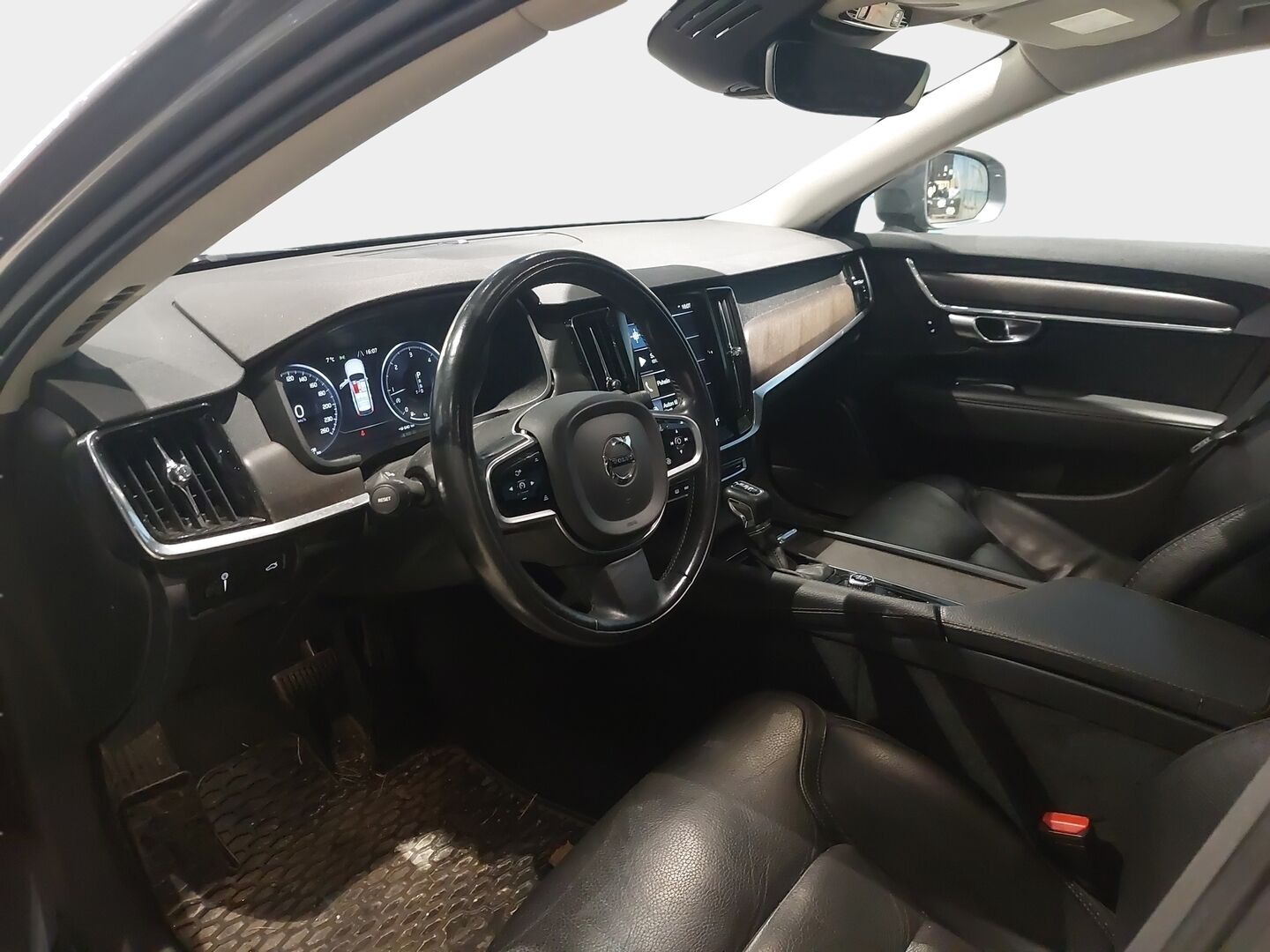 Volvo V90 Cross Country 2019 D4 AWD Plus // Suomi-Auto / Adapt.Vak / Webasto / NAVI / Keyless / Vetokoukku / Sähkökontti / Active-LED - Erinomaisesti pidetty Suomi-Volvo! - Osta nyt, maksa vasta ensi vuonna