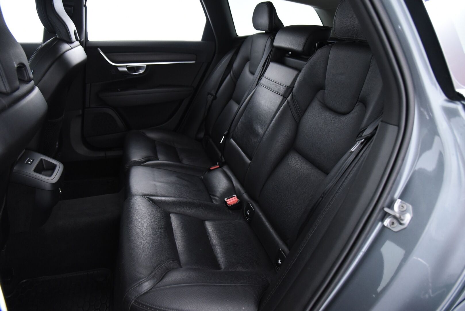 Volvo V90 Cross Country 2019 D4 AWD Plus // Suomi-Auto / Adapt.Vak / Webasto / NAVI / Keyless / Vetokoukku / Sähkökontti / Active-LED - Erinomaisesti pidetty Suomi-Volvo! - HULLUT VÄLIPÄIVÄT KORKOTARJOUS 2,49%