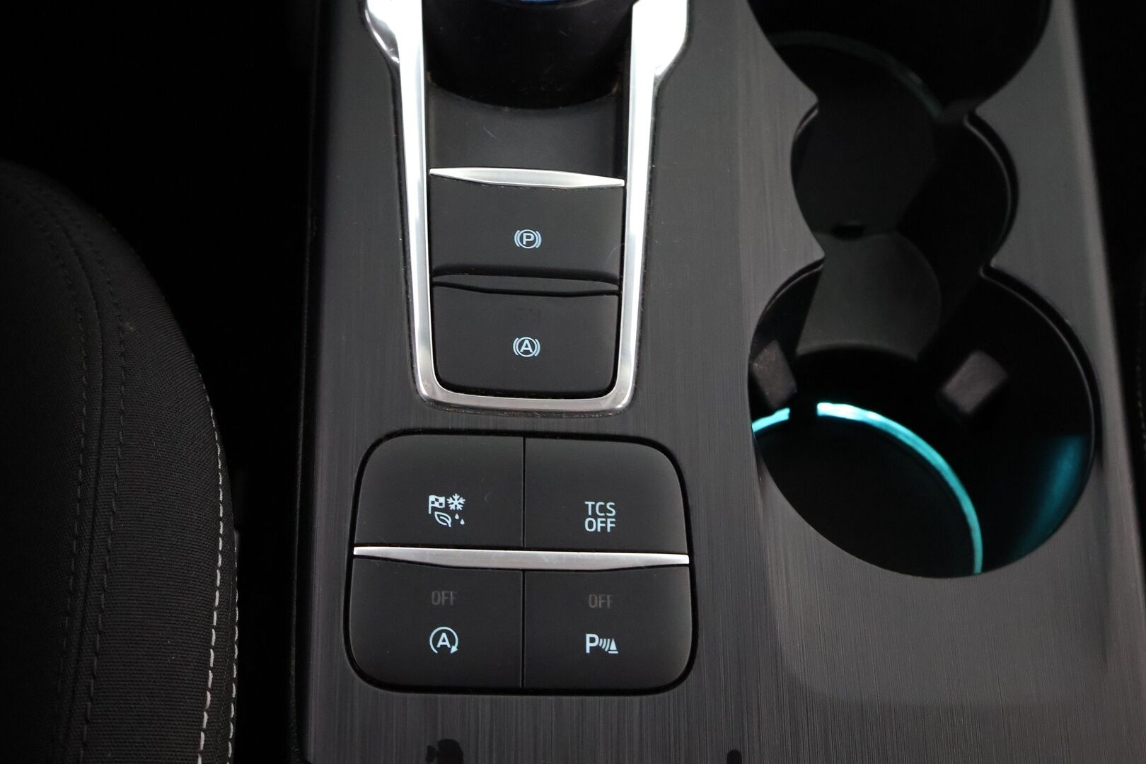 Ford Focus 2019 2,0 TDCi EcoBlue 150hv A8 Titanium Wagon * Webasto / Vetokoukku / Lämmitettävä tuulilasi / Apple&Android - Suomiauto / Jakopää tehty / 2x Fiksut renkaat! - HULLUT VÄLIPÄIVÄT KORKOTARJOUS 2,49%