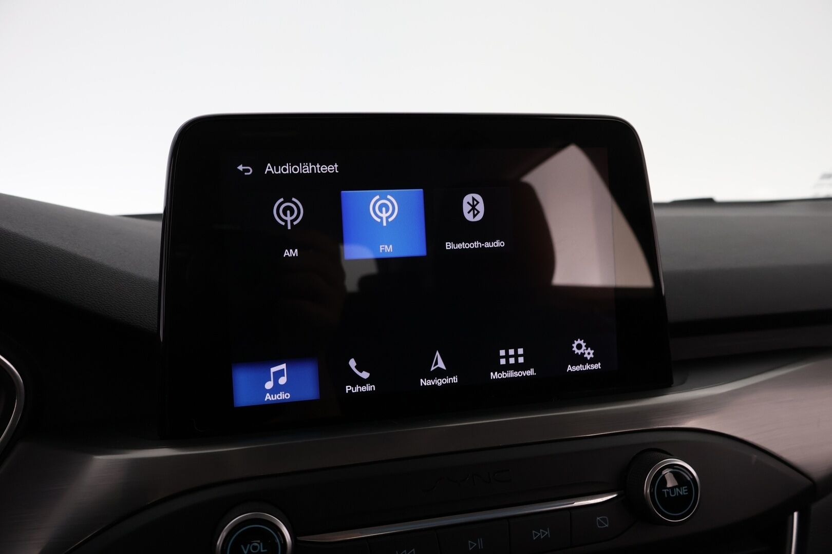 Ford Focus 2019 2,0 TDCi EcoBlue 150hv A8 Titanium Wagon * Webasto / Vetokoukku / Lämmitettävä tuulilasi / Apple&Android - Suomiauto / Jakopää tehty / 2x Fiksut renkaat! - HULLUT VÄLIPÄIVÄT KORKOTARJOUS 2,49%