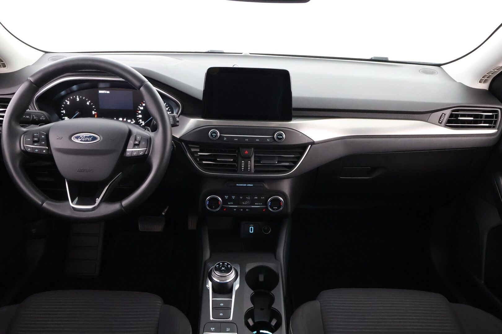 Ford Focus 2019 2,0 TDCi EcoBlue 150hv A8 Titanium Wagon * Webasto / Vetokoukku / Lämmitettävä tuulilasi / Apple&Android - Suomiauto / Jakopää tehty / 2x Fiksut renkaat! - Osta nyt, maksa vasta ensi vuonna