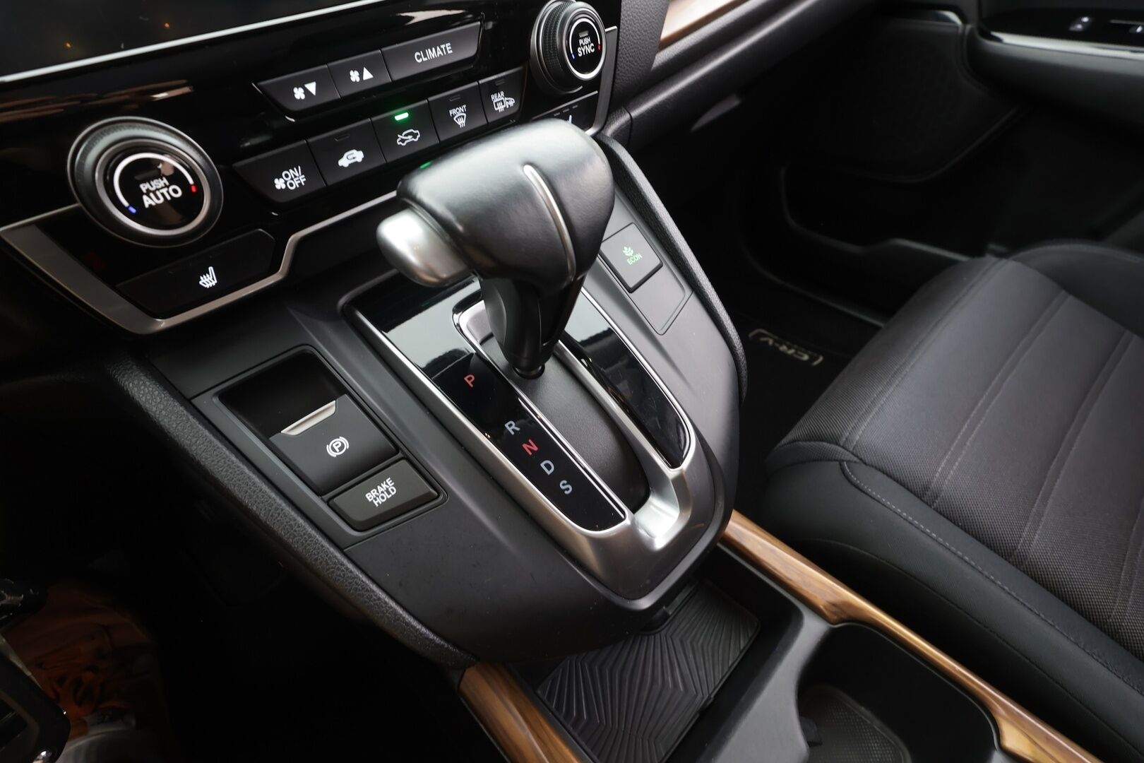 Honda CR-V 2019 Elegance AWD AT 193 hv - | ACC | LED | Polttoainelämmitin | P.kamera ja tutkat | Lane Assist | Apple & Android | Navi | BT | 2x renkaat aluin | Merkkihuollettu |