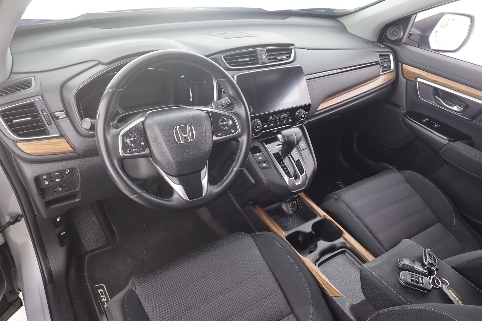 Honda CR-V 2019 Elegance AWD AT 193 hv - | ACC | LED | Polttoainelämmitin | P.kamera ja tutkat | Lane Assist | Apple & Android | Navi | BT | 2x renkaat aluin | Merkkihuollettu |