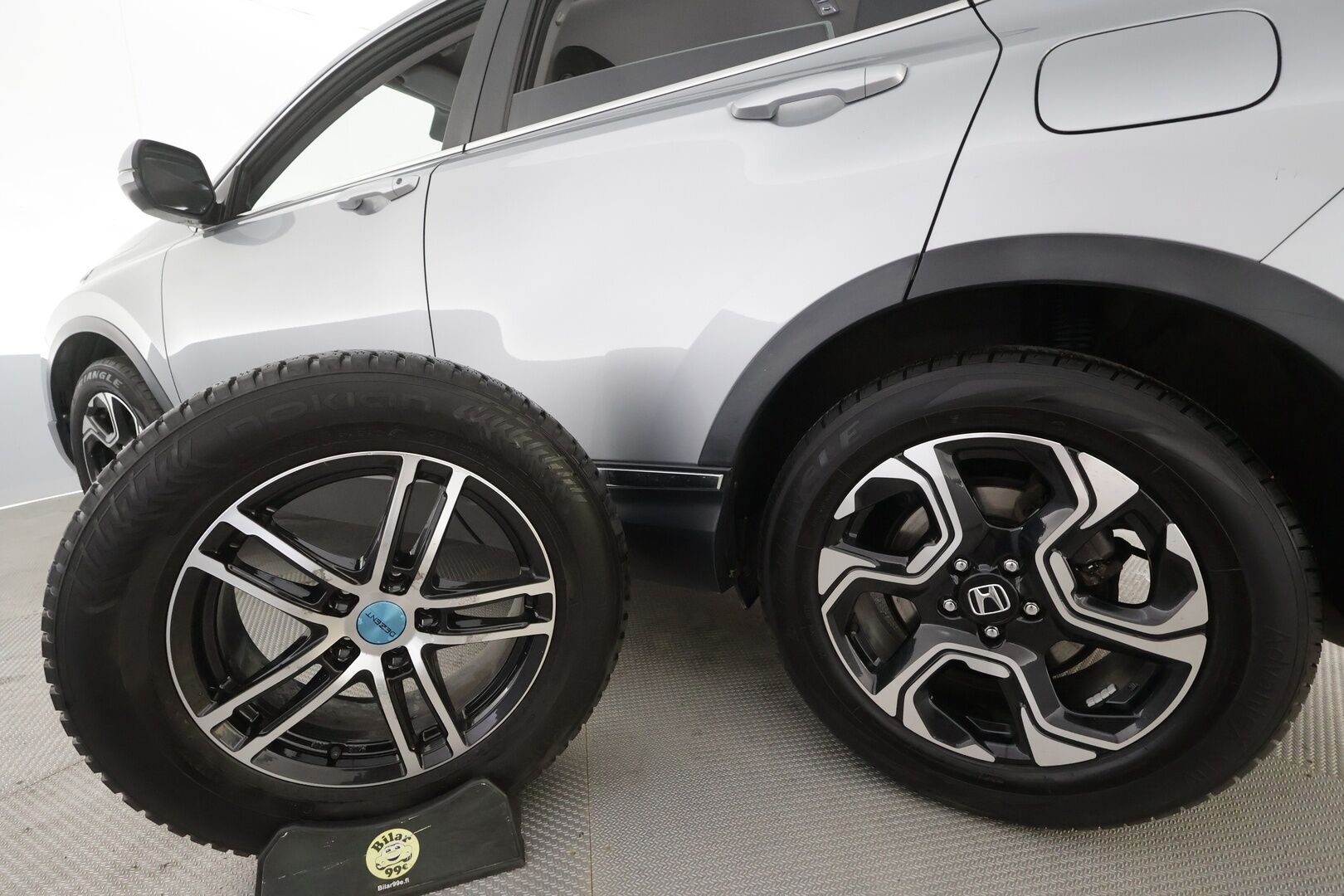 Honda CR-V 2019 Elegance AWD AT 193 hv - | ACC | LED | Polttoainelämmitin | P.kamera ja tutkat | Lane Assist | Apple & Android | Navi | BT | 2x renkaat aluin | Merkkihuollettu |