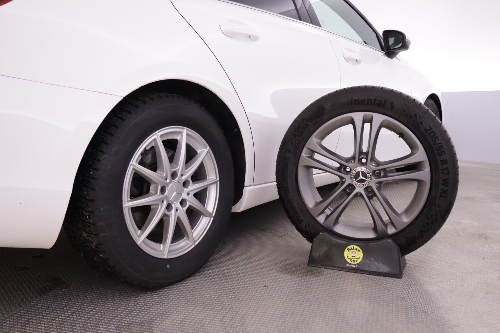 Mercedes-Benz A 2019 200 A sedan Launch Edition Style *Lohko / Carplay / P-Kamera / Led High Performance / Sporttipenkit* - Todella siisti kuntoinen / Kahdet hyvät renkaat! 