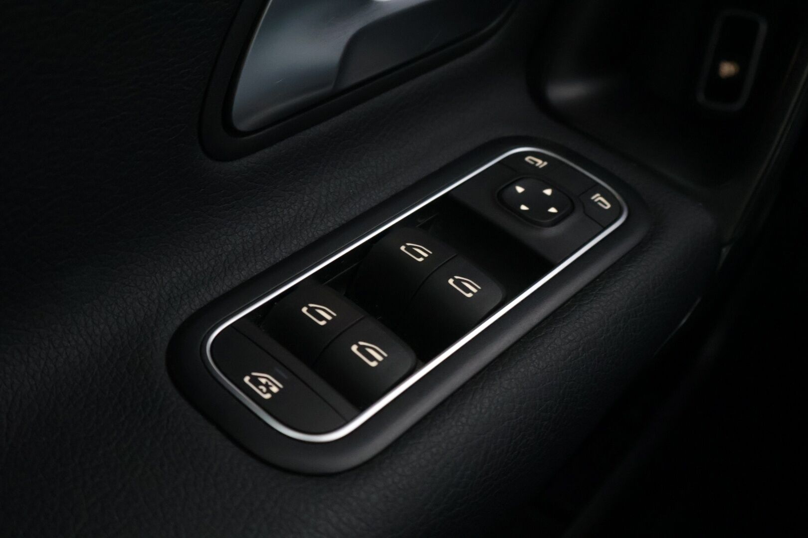 Mercedes-Benz A 2019 200 A sedan Launch Edition Style *Lohko / Carplay / P-Kamera / Led High Performance / Sporttipenkit* - Todella siisti kuntoinen / Kahdet hyvät renkaat! 