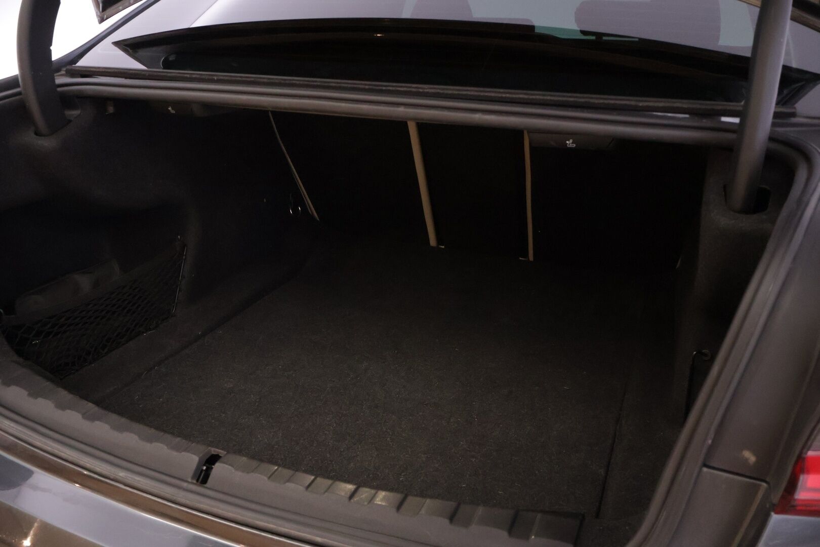 BMW 320 2020 G20 Sedan 320d A xDrive Business Luxury *M-Sport Look / Digimittari / Alcantara kattoverhoilu / Koukku / Ambient / Sporttinahat* - Siistikuntoinen ja hyvin huollettu Suomiauto kaksilla renkailla ja vanteilla! - HULLUT AVAJAISHULINAT KORKOTARJOUS 3,29 %