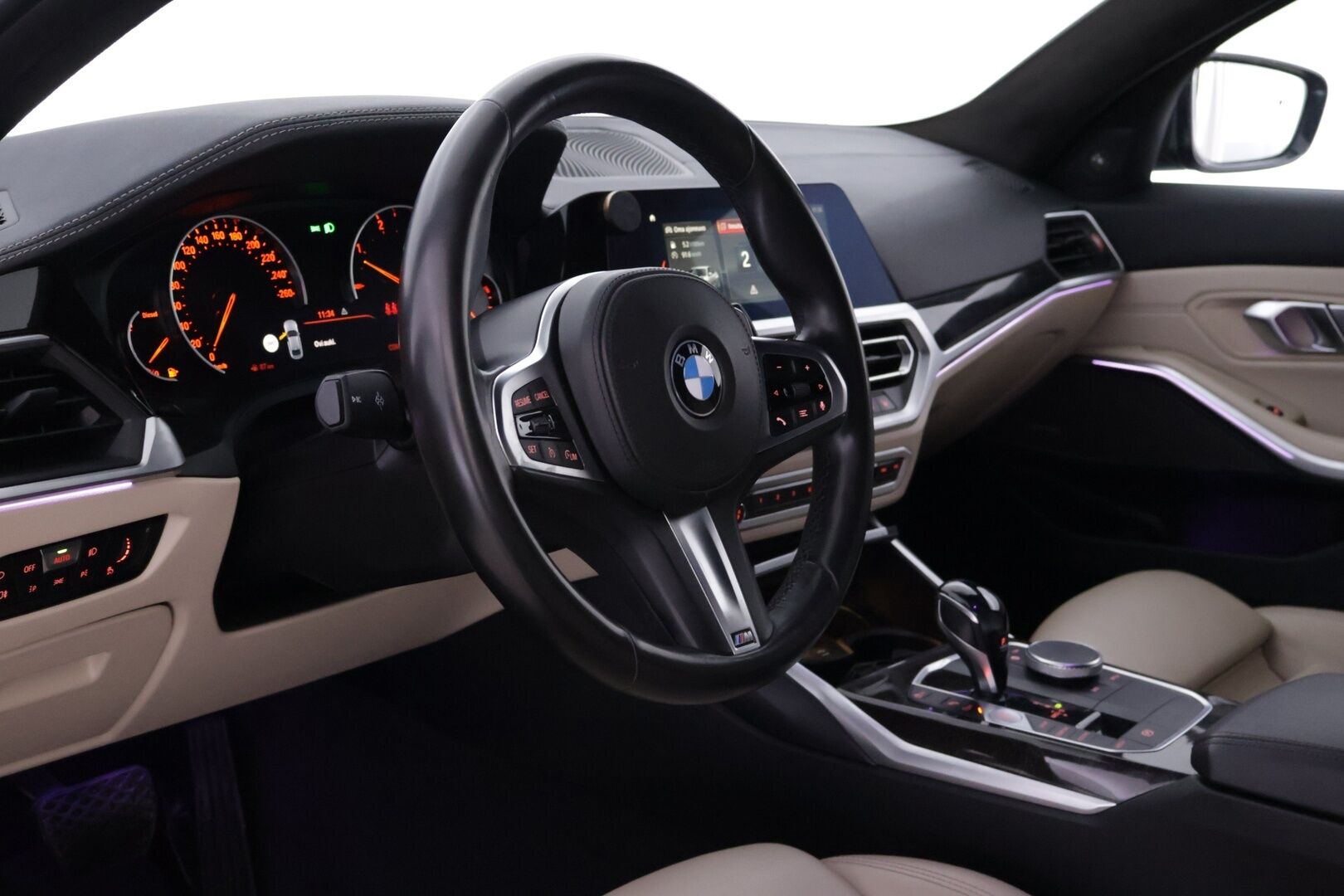 BMW 320 2020 G20 Sedan 320d A xDrive Business Luxury *M-Sport Look / Digimittari / Alcantara kattoverhoilu / Koukku / Ambient / Sporttinahat* - Siistikuntoinen ja hyvin huollettu Suomiauto kaksilla renkailla ja vanteilla! - HULLUT AVAJAISHULINAT KORKOTARJOUS 3,29 %