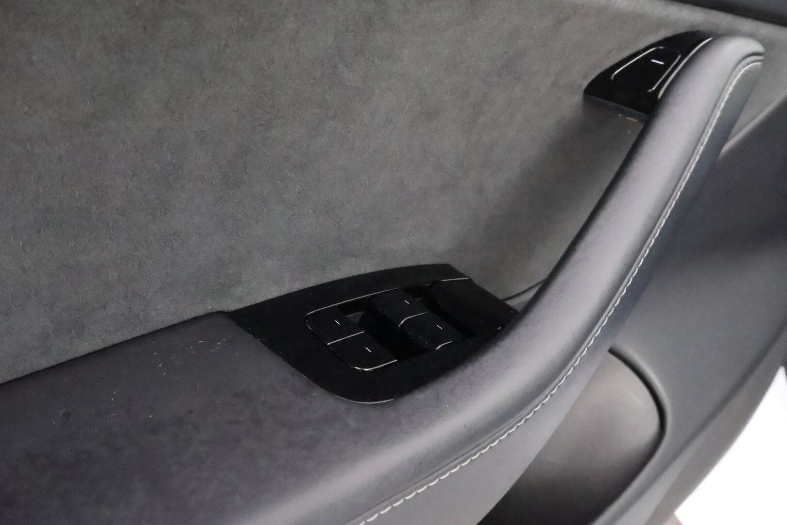 Tesla Model 3 2019 Long Range Dual Motor AWD * Vetokoukku / Lasikatto / Nahkasisusta / Sähköpenkit / ACC / BLIS / Peruutuskamera - 2x Renkaat alkuperäisvantein / Akku kuntotarkastettu / Juuri tullut Tampereelle! - HULLU BLACKWEEK KORKOTARJOUS 2,49%