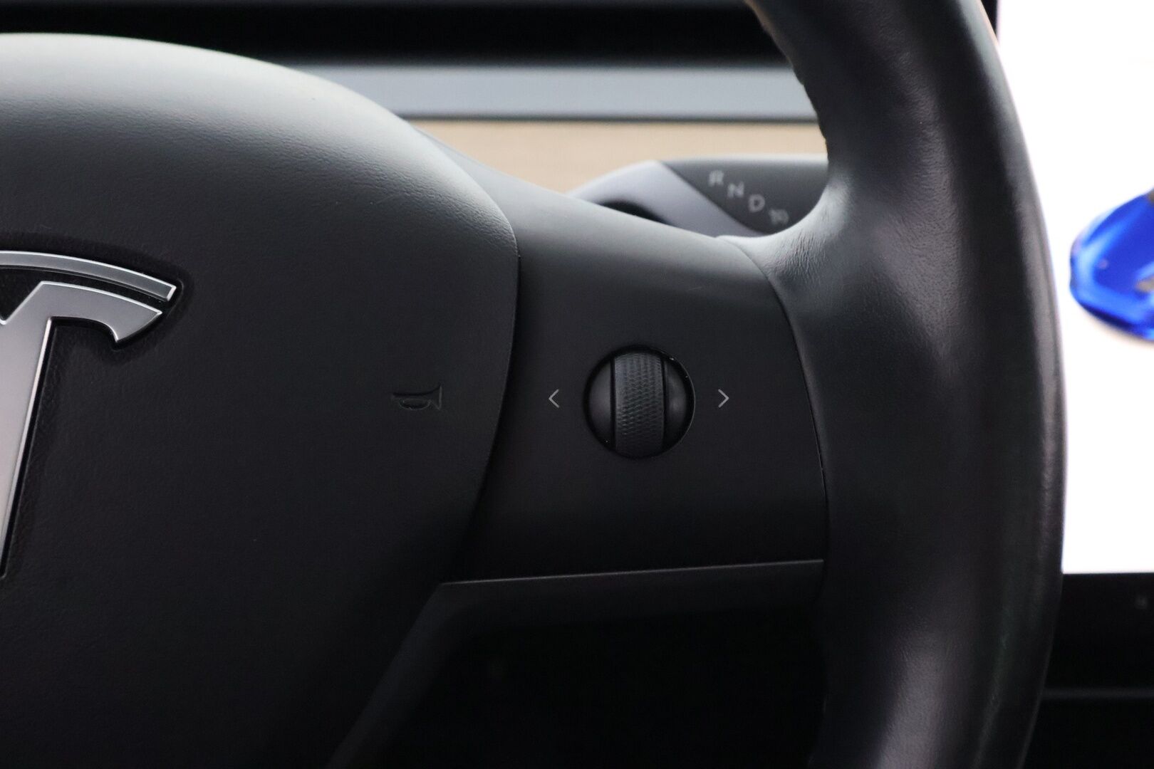 Tesla Model 3 2019 Long Range Dual Motor AWD * Vetokoukku / Lasikatto / Nahkasisusta / Sähköpenkit / ACC / BLIS / Peruutuskamera - 2x Renkaat alkuperäisvantein / Akku kuntotarkastettu / Juuri tullut Tampereelle!