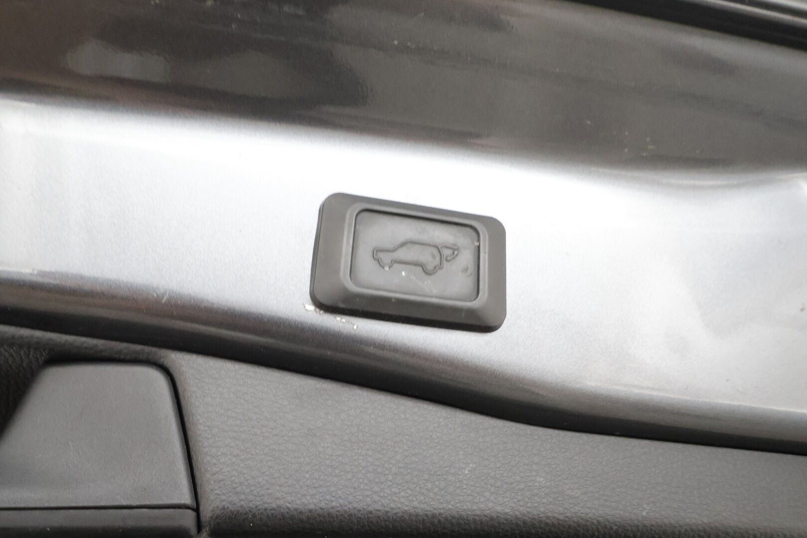 Toyota RAV4 2019 2,5 Hybrid AWD-i Premium - | ACC | JBL | 360° | Koukku | Ilmastoitu Muistipenkki | LED | Katveavustin | Navi | Kaistavahti | Keyless | Kahdet renkaat | Merkkihuollot | Suomi-auto |