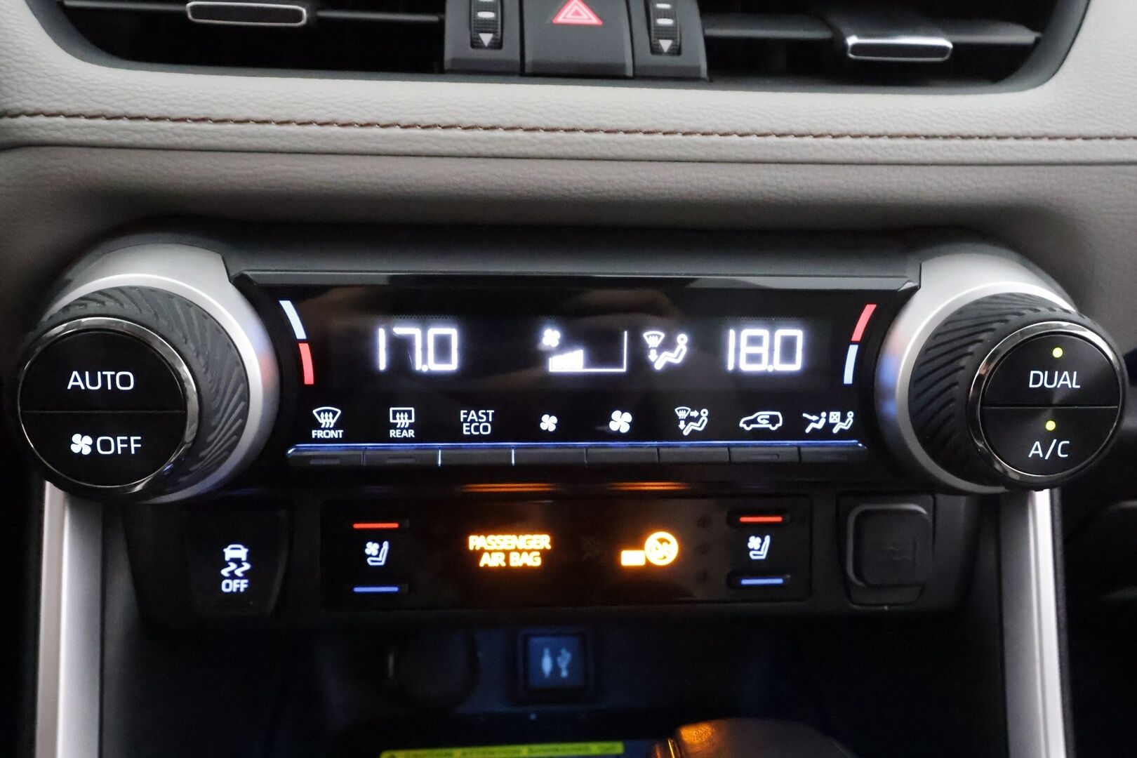 Toyota RAV4 2019 2,5 Hybrid AWD-i Premium - | ACC | JBL | 360° | Koukku | Ilmastoitu Muistipenkki | LED | Katveavustin | Navi | Kaistavahti | Keyless | Kahdet renkaat | Merkkihuollot | Suomi-auto |
