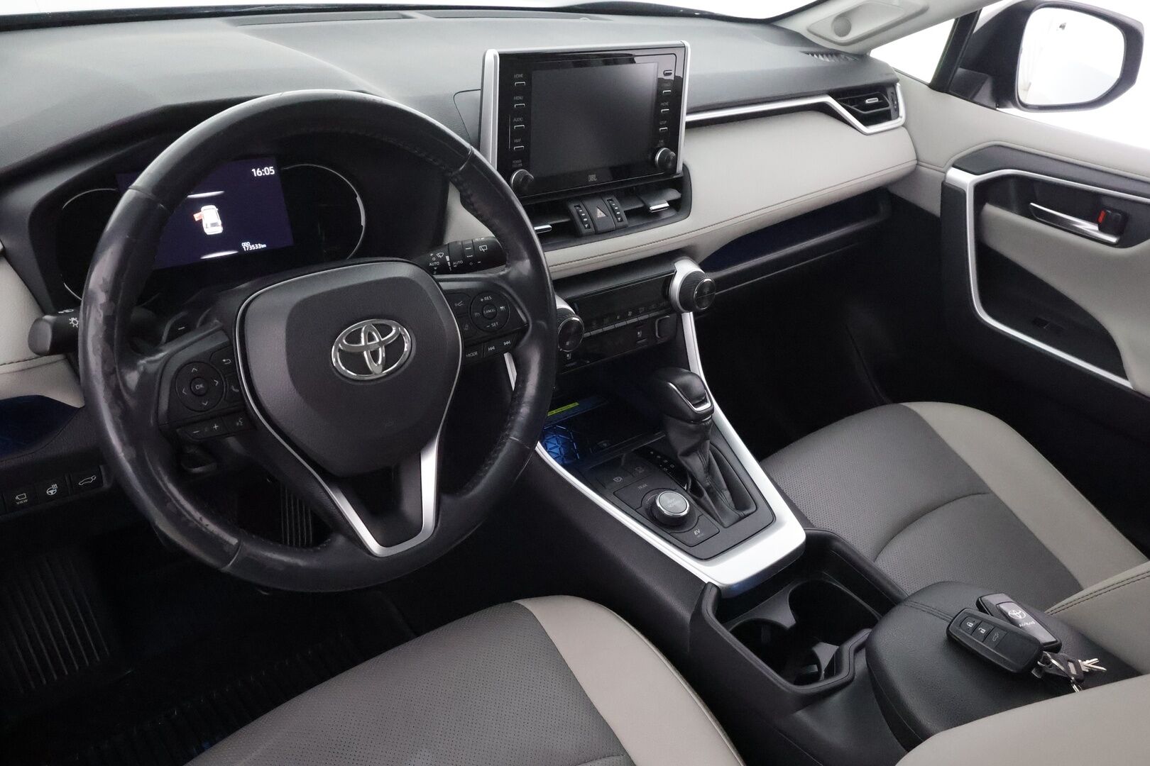 Toyota RAV4 2019 2,5 Hybrid AWD-i Premium - | ACC | JBL | 360° | Koukku | Ilmastoitu Muistipenkki | LED | Katveavustin | Navi | Kaistavahti | Keyless | Kahdet renkaat | Merkkihuollot | Suomi-auto |