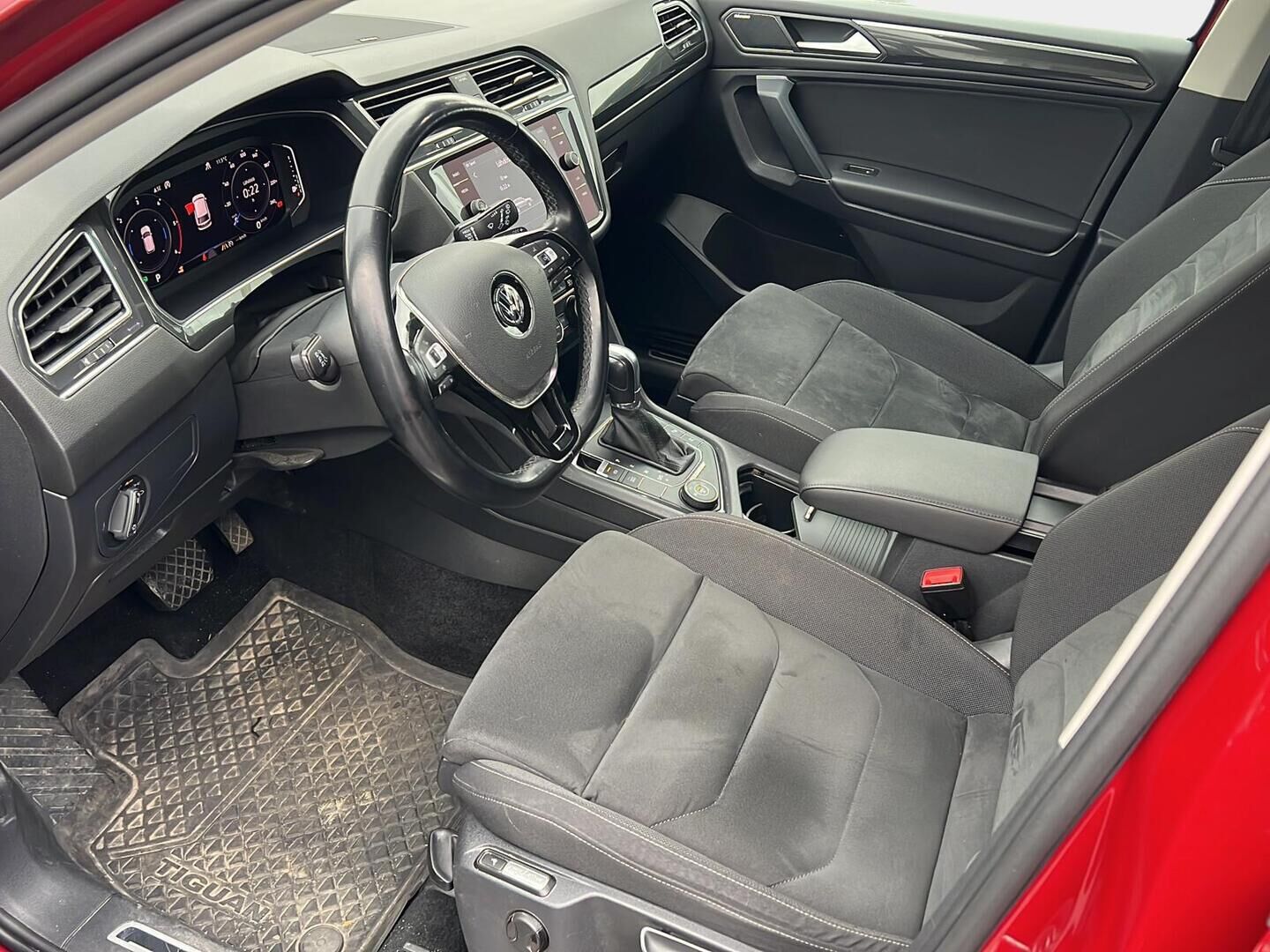 Volkswagen Tiguan Allspace 2019 Launch Edition Highline 2,0 TDI SCR 176 kW (240 hv) 4MOTION DSG-automaatti * Suomiauto / Webasto / Adapt.Vakkari / DynAudio