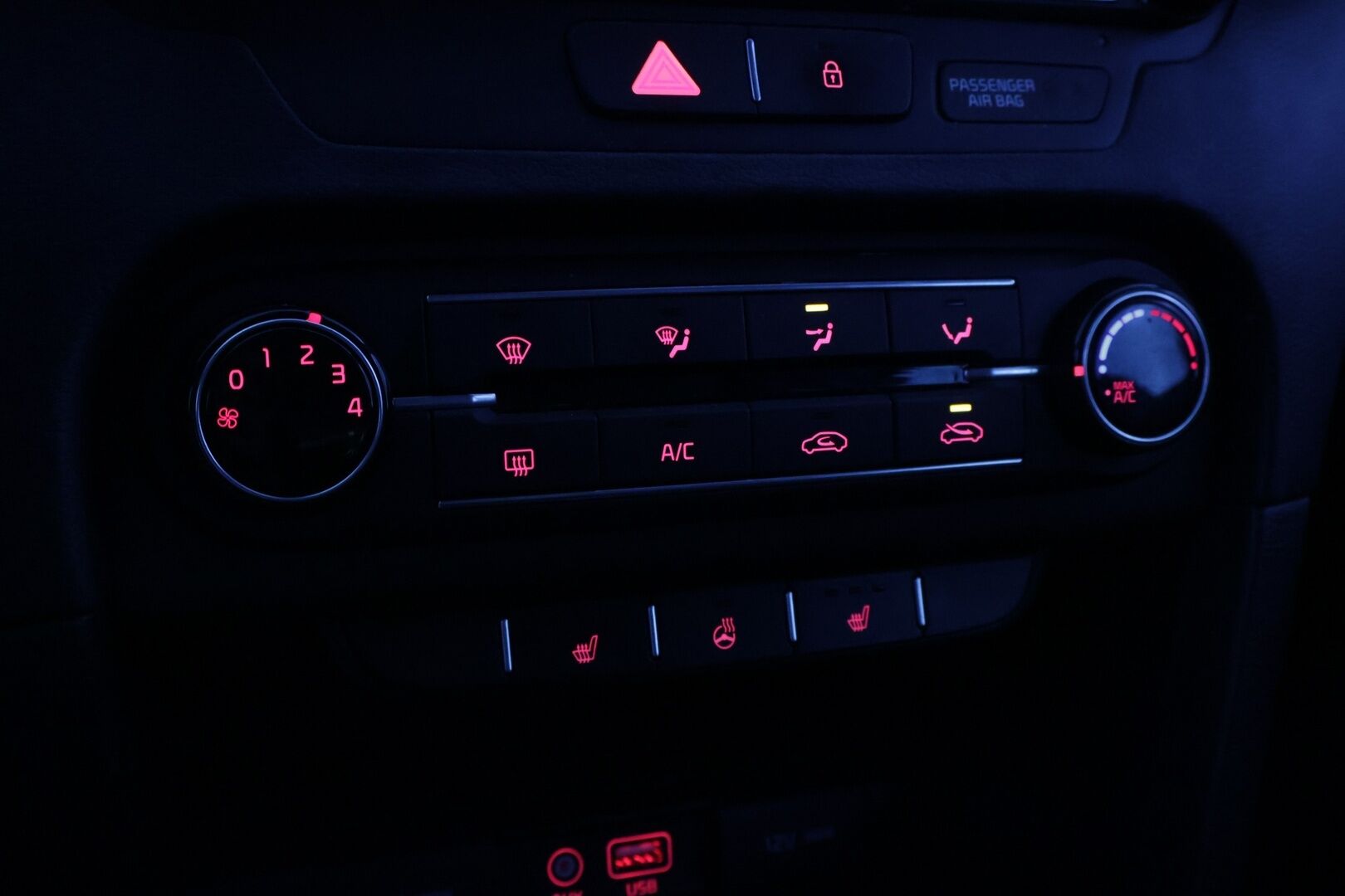 Kia Ceed 2019 1,0 T-GDI ISG 120hv LX SW EcoDynamics - Suomi-auto | Koukku | Lohkolämmitin | Vakkari | Tutkat | Merkkihuollettu | Kahdet uudet renkaat