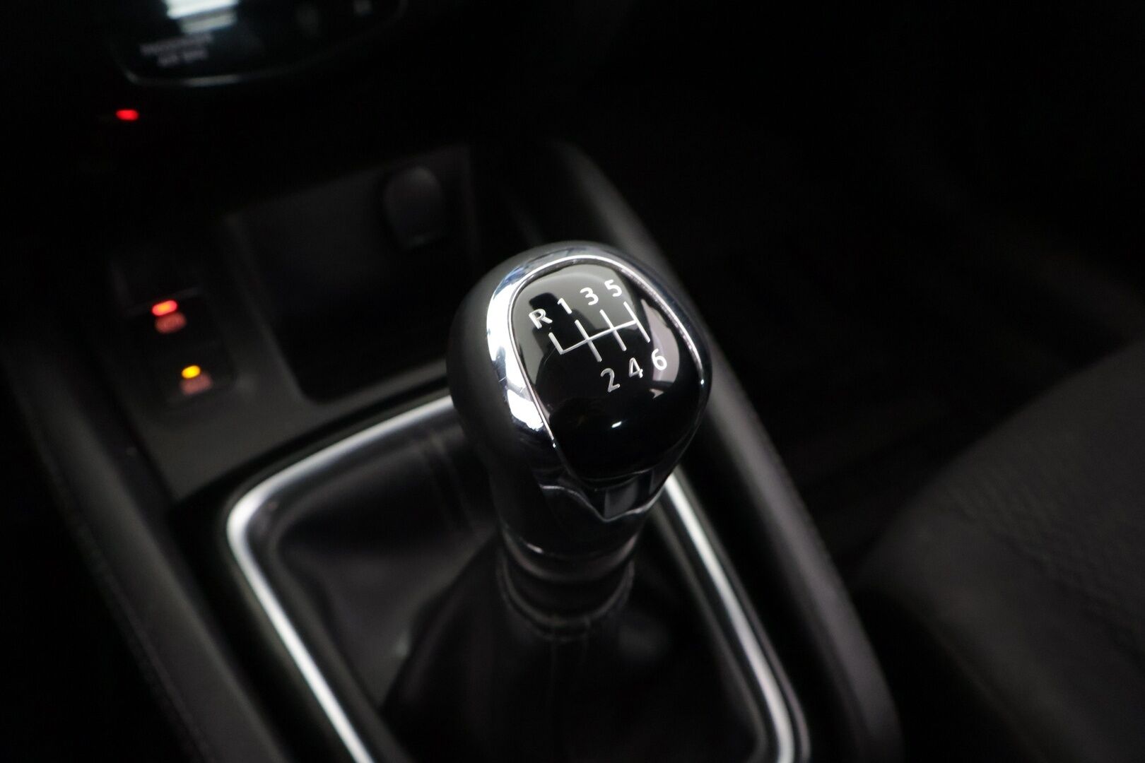 Nissan Qashqai 2019 DIG-T 140 Visia 2WD 6M/T - */ MYYDÄÄN HUUTOKAUPAT.COM / 2.om Suomi-auto / Vakkari / Ilmastointi / Lohko / Tutkat / 2x renkaat /*