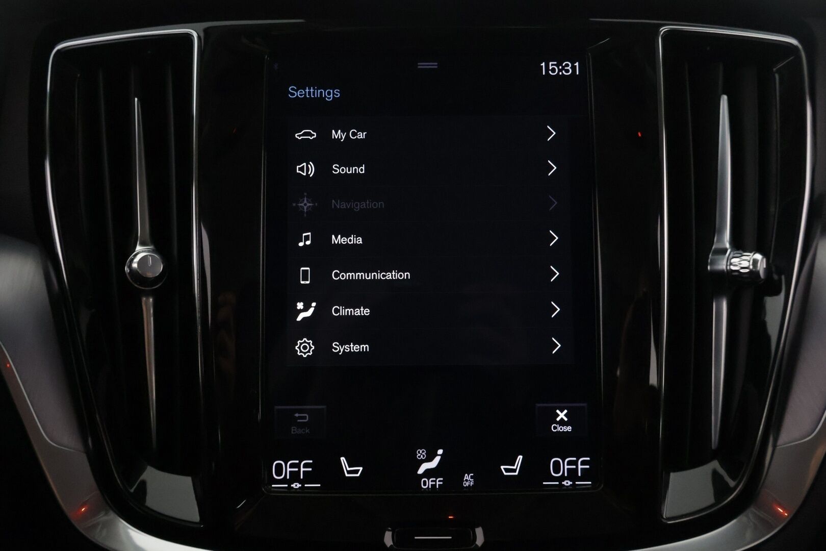 Volvo V60 2019 D3 AWD Business aut ** Suomi-auto / Webasto / P.tutkat / Vakkari / Koukku / APP-Connect ** - Alv-vähennyskelpoinen / Hyvin pidetty / Särmä historia!