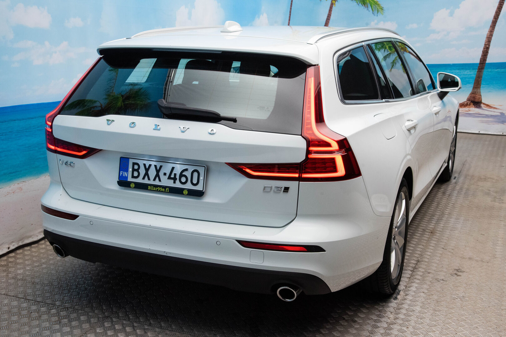 Volvo V60 2019 D3 AWD Business aut - ** Suomi-auto / Webasto / P.tutkat / Vakkari / Koukku / APP-Connect **