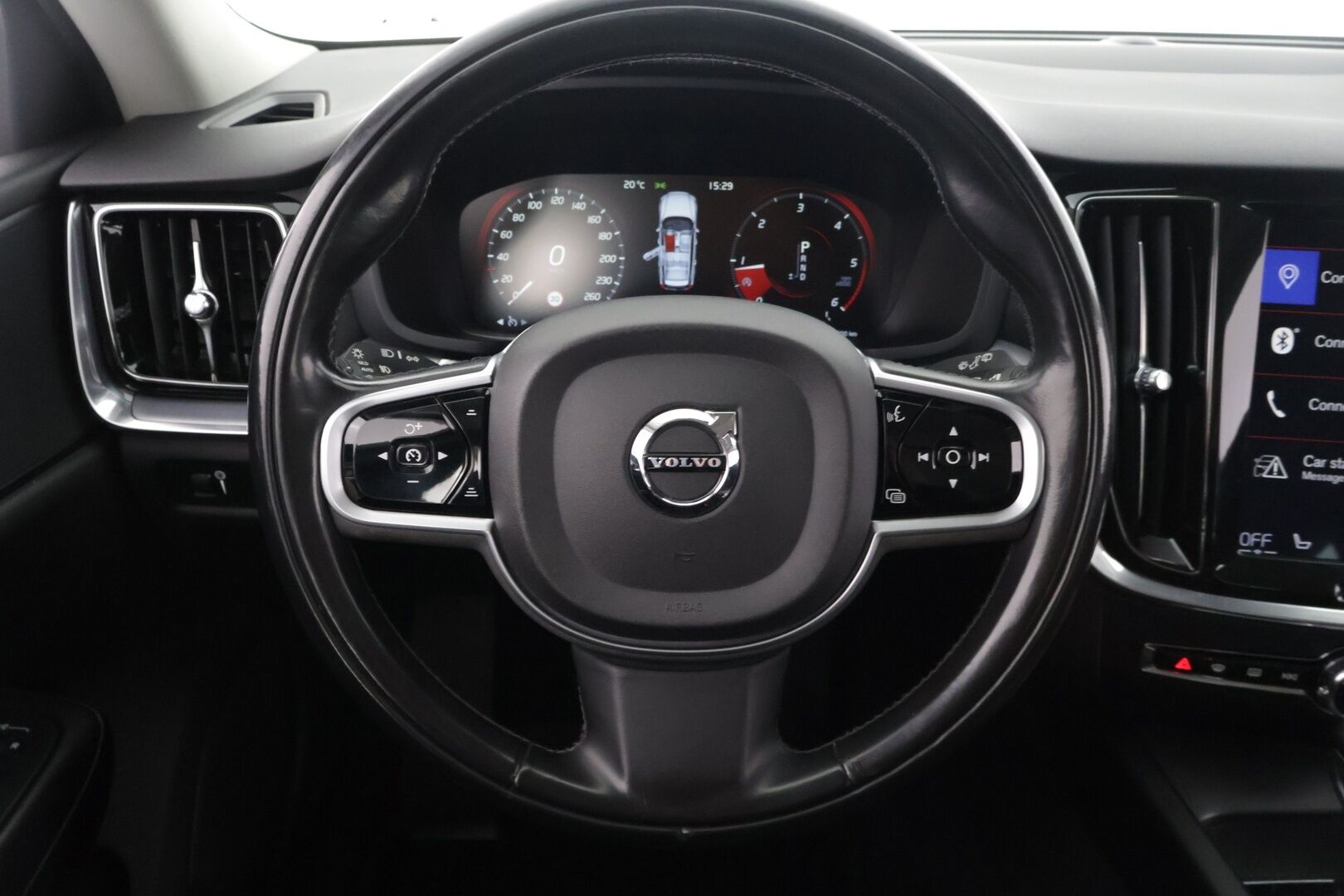 Volvo V60 2019 D3 AWD Business aut ** Suomi-auto / Webasto / P.tutkat / Vakkari / Koukku / APP-Connect ** - Alv-vähennyskelpoinen / Hyvin pidetty / Särmä historia!