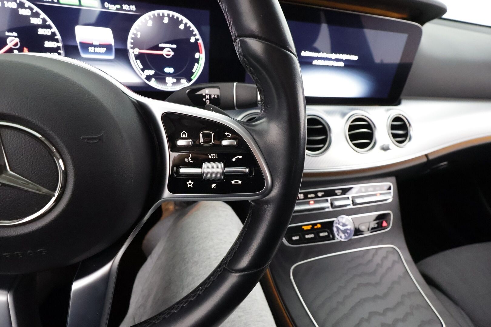 Mercedes-Benz E 2019 300de A Business Avantgarde Edition EQ Power * Multibeam / P.Kamera / Sportpenkit / Katveavustin / Widescreen / Koukku * - Suomi-auto / Kahdet renkaat - HULLU BLACKWEEK KORKOTARJOUS 2,49%