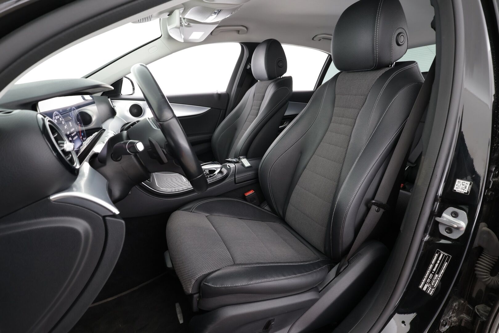 Mercedes-Benz E 2019 300 de A Business Avantgarde Edition EQ Power * Multibeam / P.Kamera / Sportpenkit / Katveavustin / Widescreen / Koukku - Suomi-auto / Kahdet renkaat