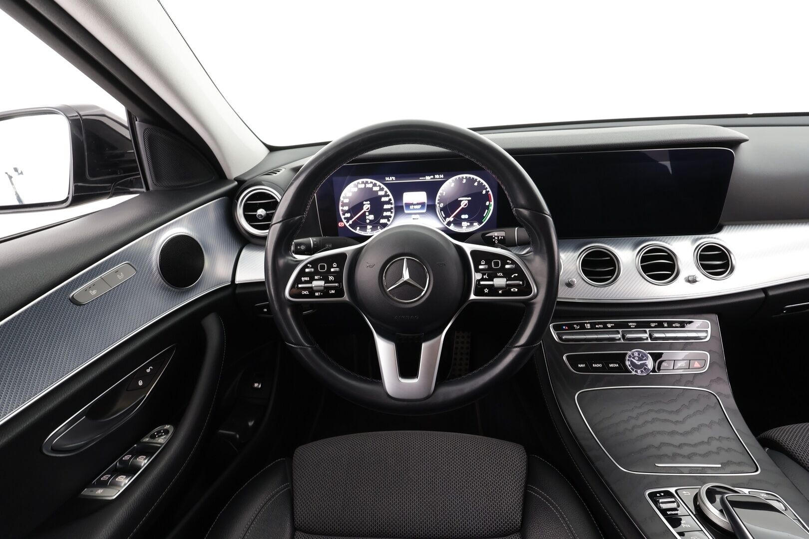 Mercedes-Benz E 2019 300de A Business Avantgarde Edition EQ Power * Multibeam / P.Kamera / Sportpenkit / Katveavustin / Widescreen / Koukku * - Suomi-auto / Kahdet renkaat - HULLU BLACKWEEK KORKOTARJOUS 2,49%