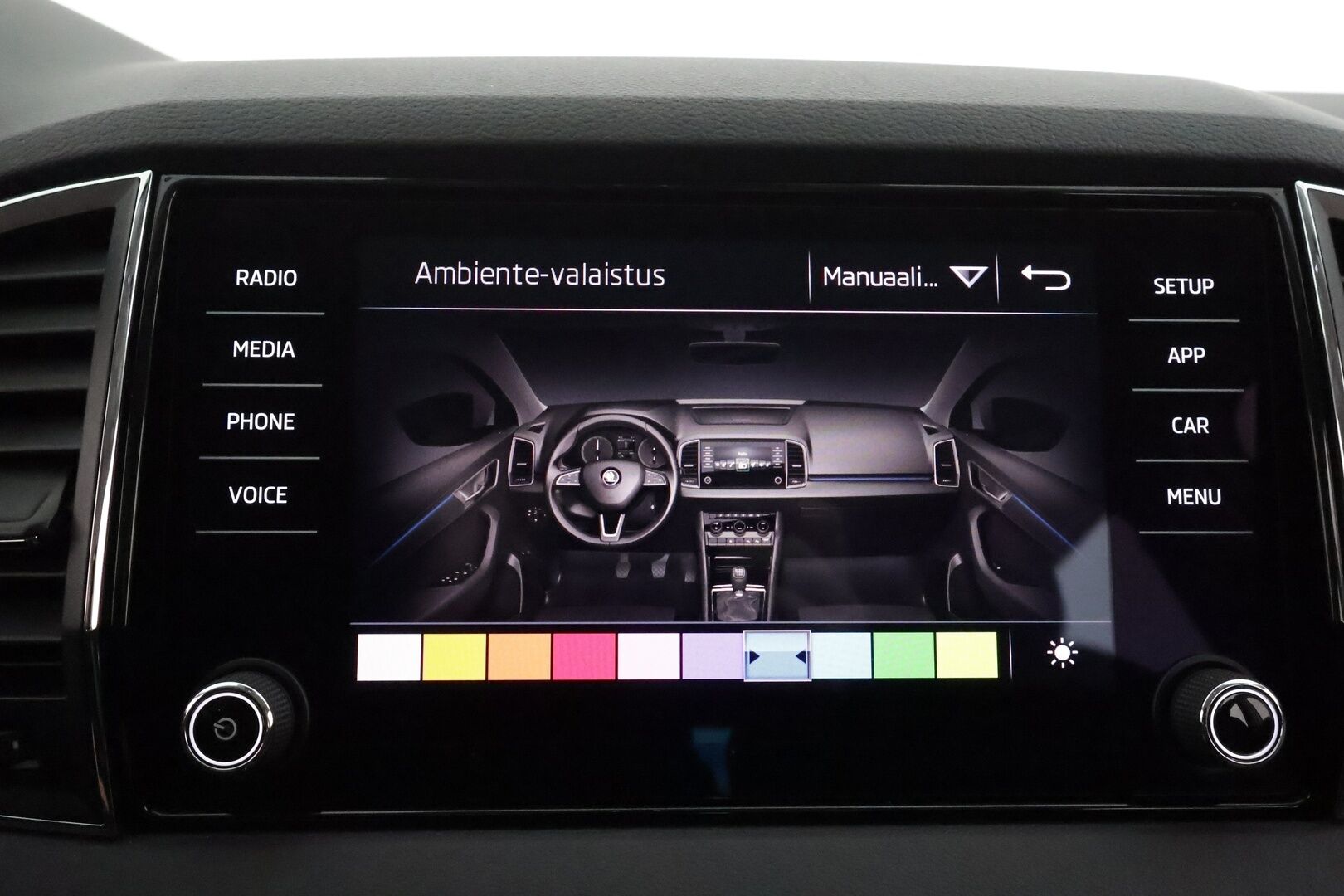 Skoda Karoq 2019 1,5 TSI 4x4 Style DSG Autom **Webasto / Muistipenkki / Adapt.vakkari / Canton / P.kamera / KeylessGo** - 1.om Suomi-auto / Kahdet renkaat aluvanteilla