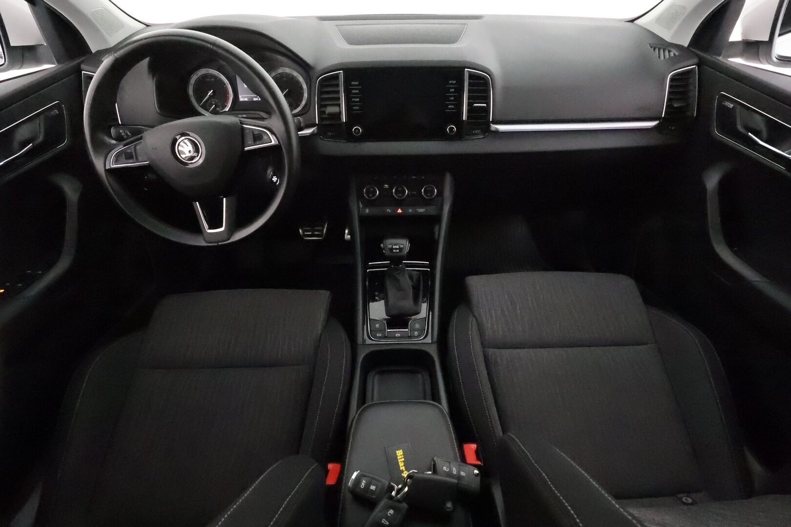 Skoda Karoq 2019 1,5 TSI 4x4 Style DSG Autom **Webasto / Muistipenkki / Adapt.vakkari / Canton / P.kamera / KeylessGo** - 1.om Suomi-auto / Kahdet renkaat aluvanteilla