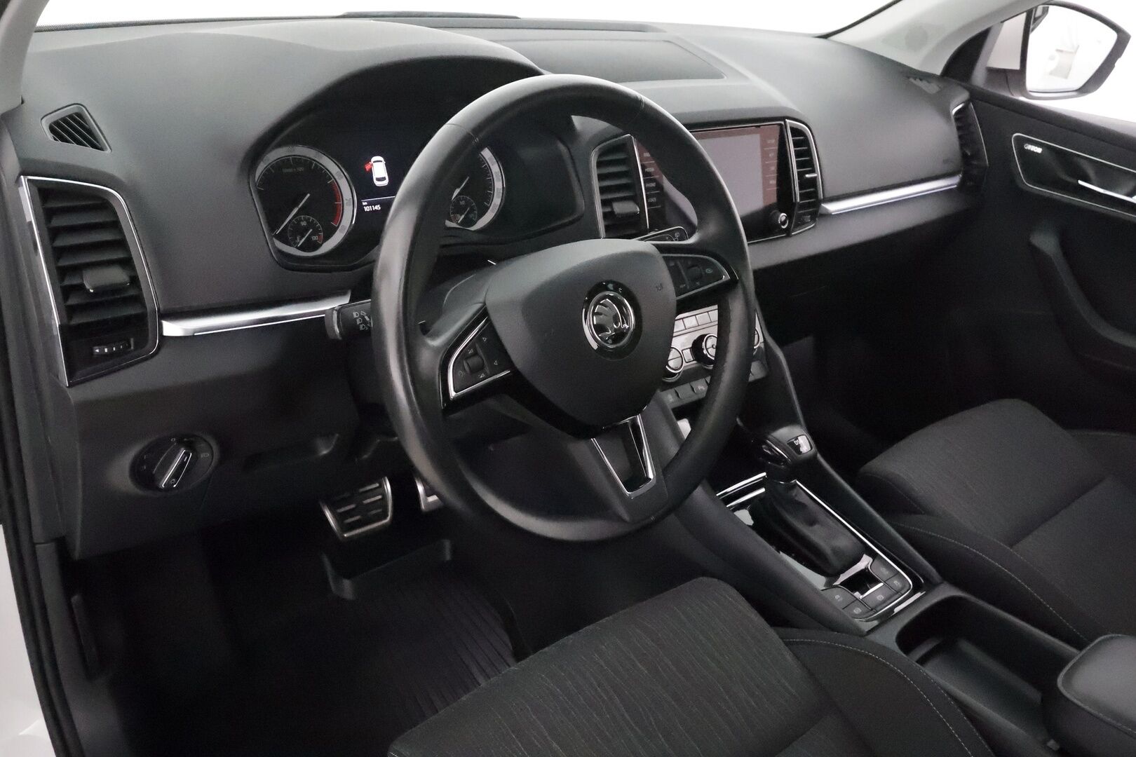 Skoda Karoq 2019 1,5 TSI 4x4 Style DSG Autom **Webasto / Muistipenkki / Adapt.vakkari / Canton / P.kamera / KeylessGo** - 1.om Suomi-auto / Kahdet renkaat aluvanteilla