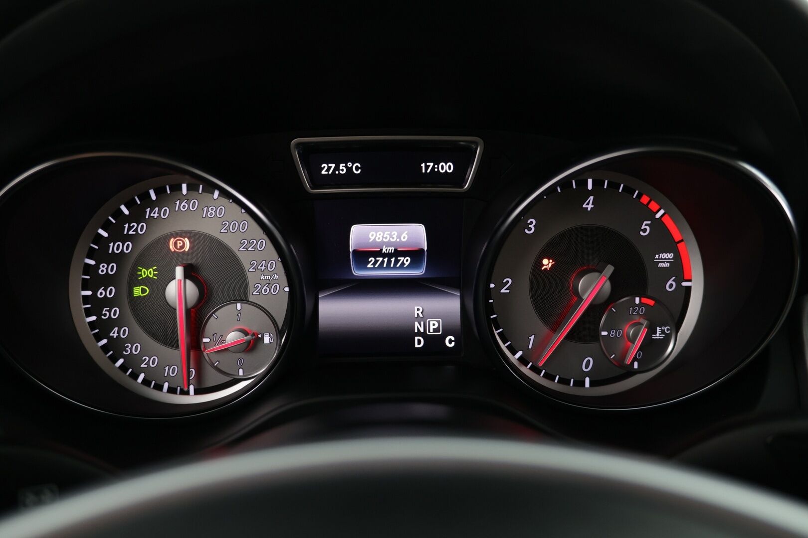 Mercedes-Benz CLA 2016 220 d 4MATIC Shooting Brake AMG - Panoraama / P-Kamera / Navi / Xenon / Nahka-Alcantara / Lohko / Näyttävä / Juuri huollettu ja katsatettu!