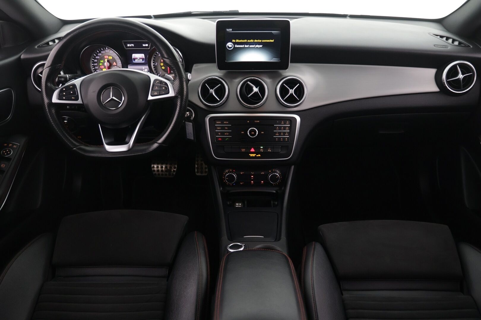 Mercedes-Benz CLA 2016 220 d 4MATIC Shooting Brake AMG - Panoraama / P-Kamera / Navi / Xenon / Nahka-Alcantara / Lohko / Näyttävä / Juuri huollettu ja katsatettu!