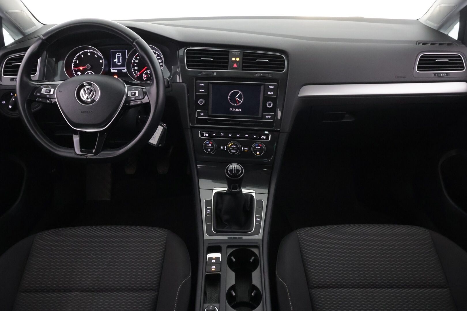 Volkswagen Golf 2019 Trendline 1,0 TSI 63 kW (85 hv) */ Suomi-auto / Webasto / Vakkari / Ilmastointi / 2x renkaat /* - Juuri huollettu / Hihna tehty 05/25 / Hyvät renkaat