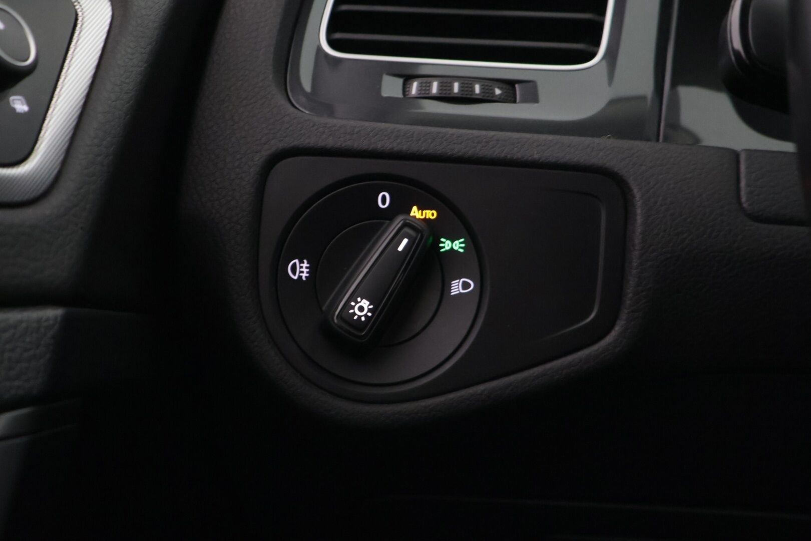 Volkswagen Golf 2019 Trendline 1,0 TSI 63 kW (85 hv) */ Suomi-auto / Webasto / Vakkari / Ilmastointi / 2x renkaat /* - Juuri huollettu / Hihna tehty 05/25 / Hyvät renkaat