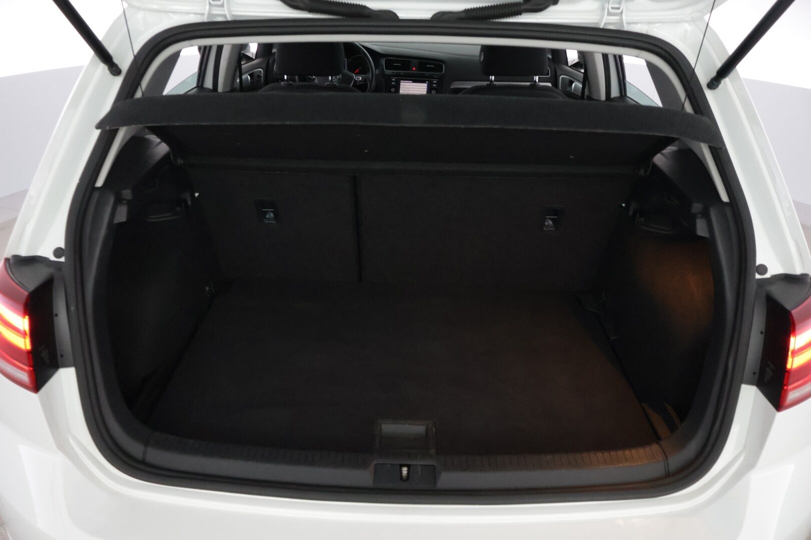 Volkswagen Golf 2019 Trendline 1,0 TSI 63 kW (85 hv) */ Suomi-auto / Webasto / Vakkari / Ilmastointi / 2x renkaat /* - Juuri huollettu / Hihna tehty 05/25 / Hyvät renkaat