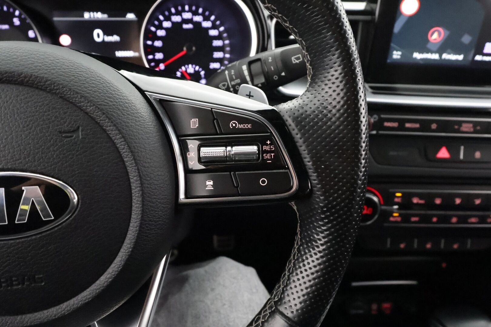 Kia ProCeed 2019 1,4 T-GDI ISG 140hv GT-Line Business Premium SB DCT A/T EcoDynamics * ACC / JBL / Lohko+Sisä / Navi * - P.kamera / Suomi-auto / Kahdet renkaat aluvanteilla