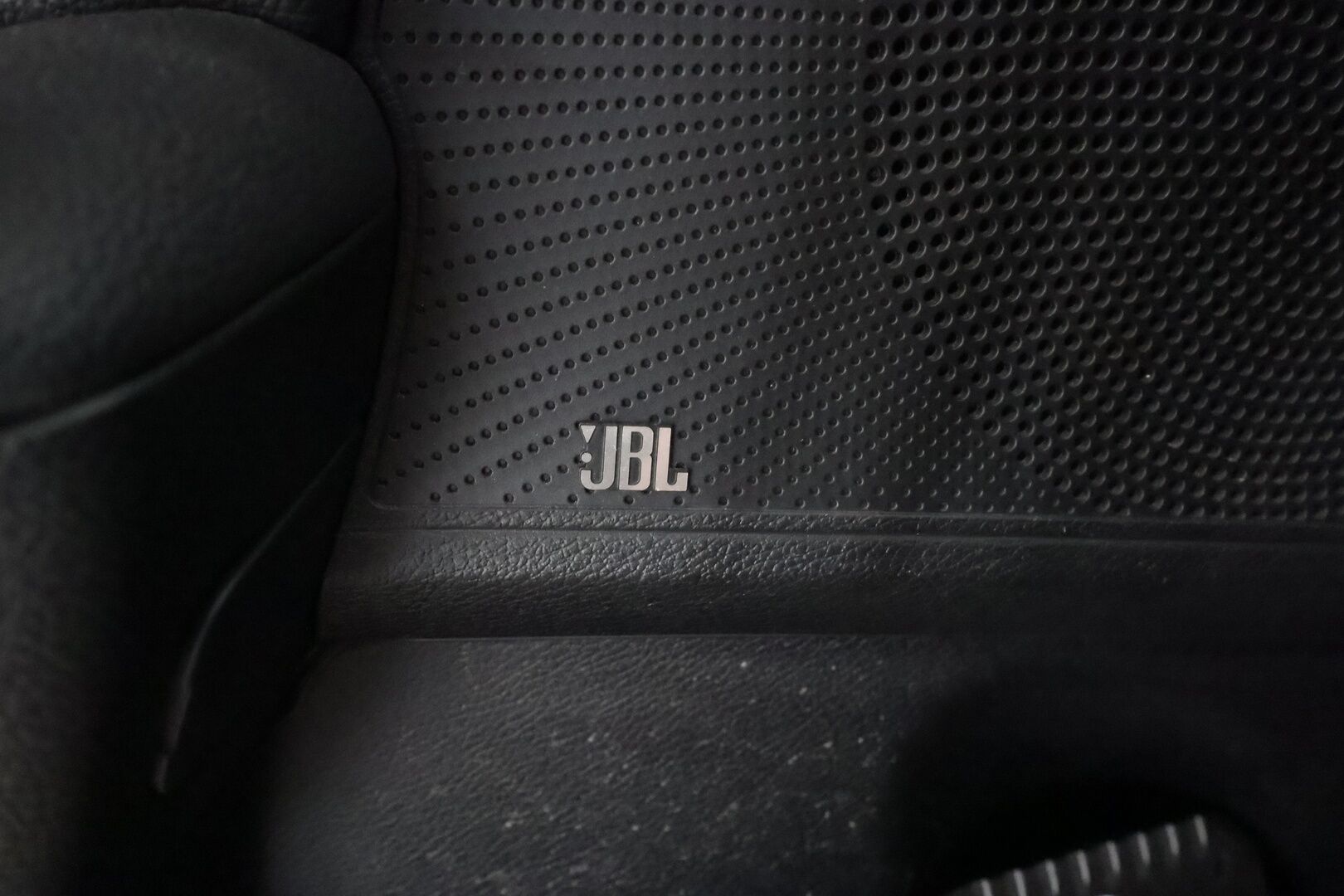 Kia ProCeed 2019 1,4 T-GDI ISG 140hv GT-Line Business Premium SB DCT A/T EcoDynamics * ACC / JBL / Lohko+Sisä / Navi * - P.kamera / Suomi-auto / Kahdet renkaat aluvanteilla