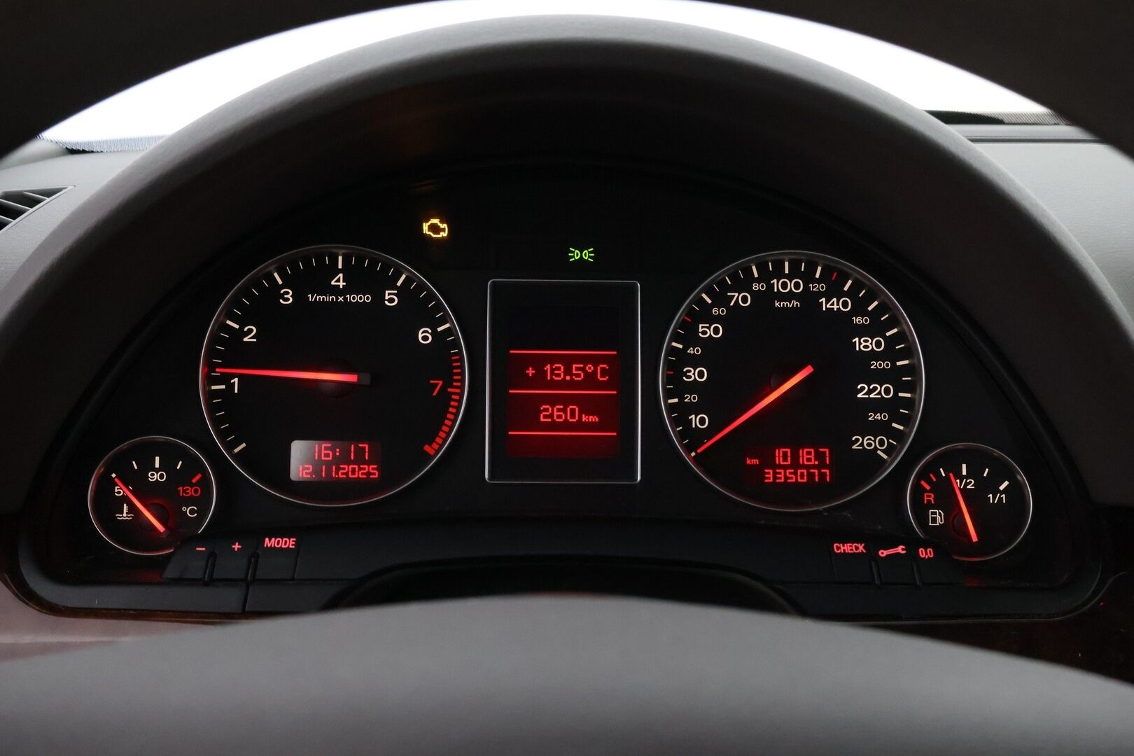 Audi A4 2001 - YritysOutlet - Myydään vain yrityksille - Tämä auto myydään YritysOutlet -valikoimasta vain yritykselle! - Osta nyt, maksa vasta ensi vuonna